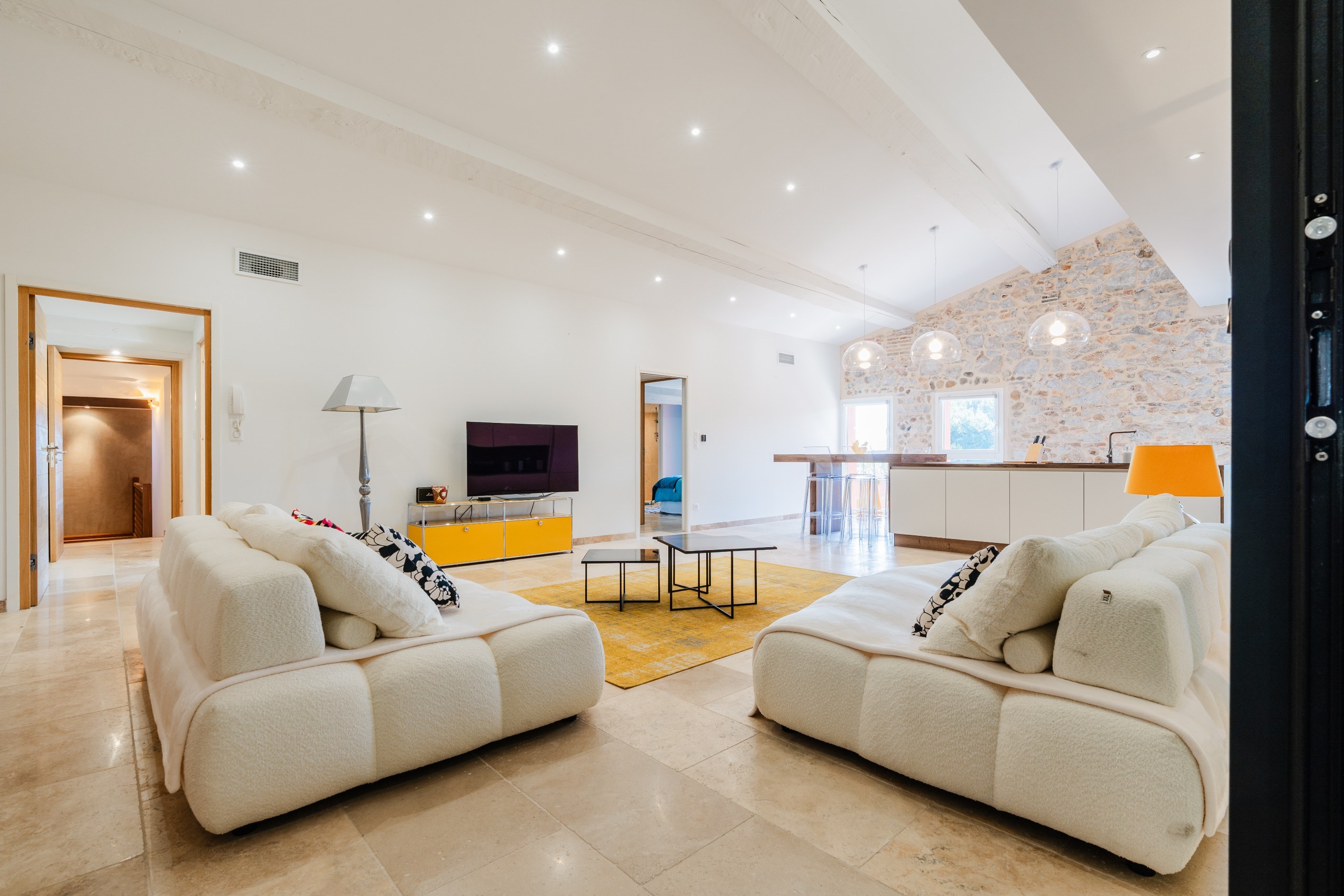  680m² of REFINEMENT & EXCEPTIONAL VOLUMES, just 6 minutes from the beach - 物件實景