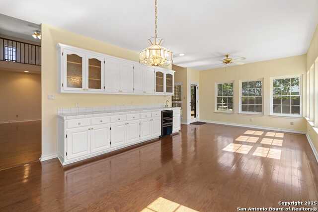 Kerrville, Texas, 78028, United States, 3 Bedrooms Bedrooms, ,4 BathroomsBathrooms,Residential,For Sale,1910535