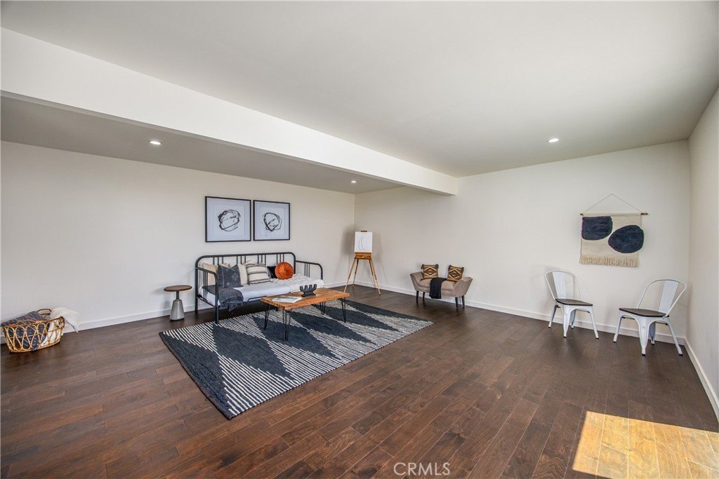 Los Angeles, California, 90043, United States, 3 Bedrooms Bedrooms, ,2 BathroomsBathrooms,Residential,For Sale,1986157