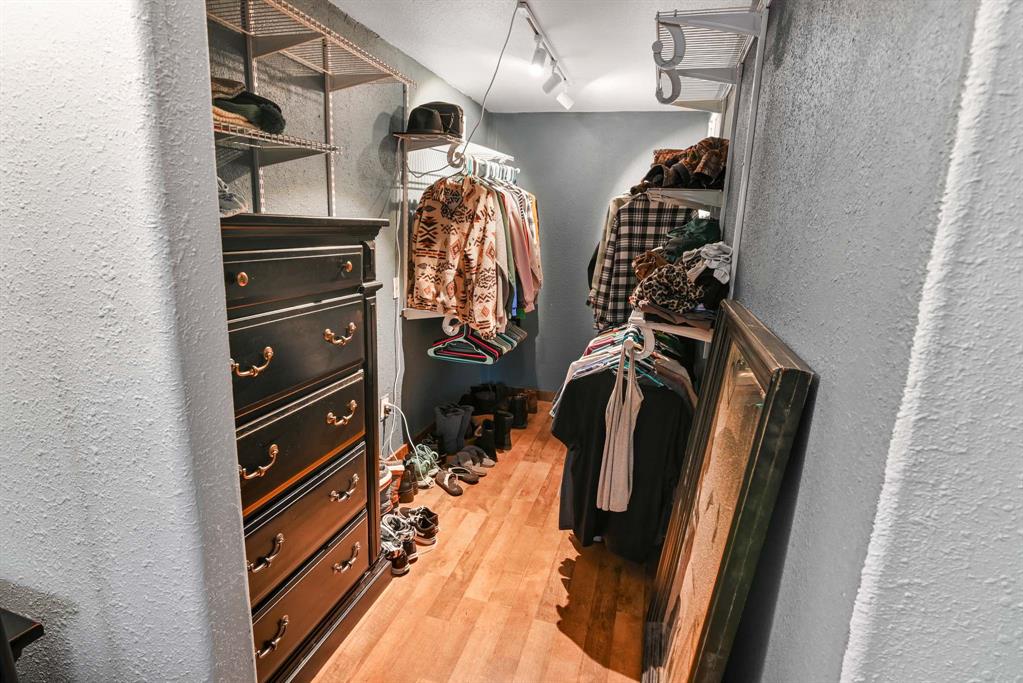 Columbia Falls, Montana, 59912, United States, 7 Bedrooms Bedrooms, ,2 BathroomsBathrooms,Residential,For Sale,1990809