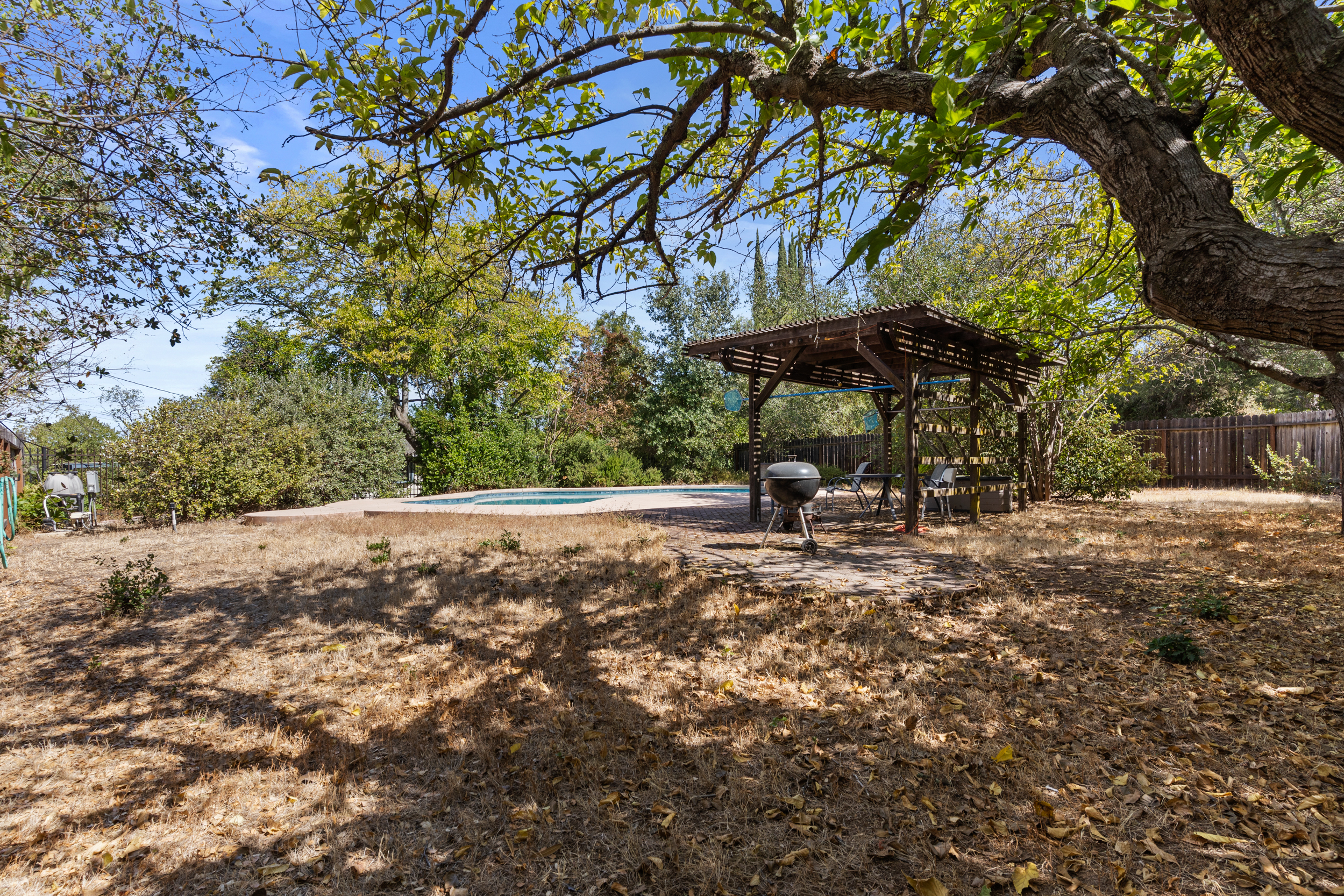  8865 Phoenix Avenue, Fair Oaks, CA 95628 - 物件實景