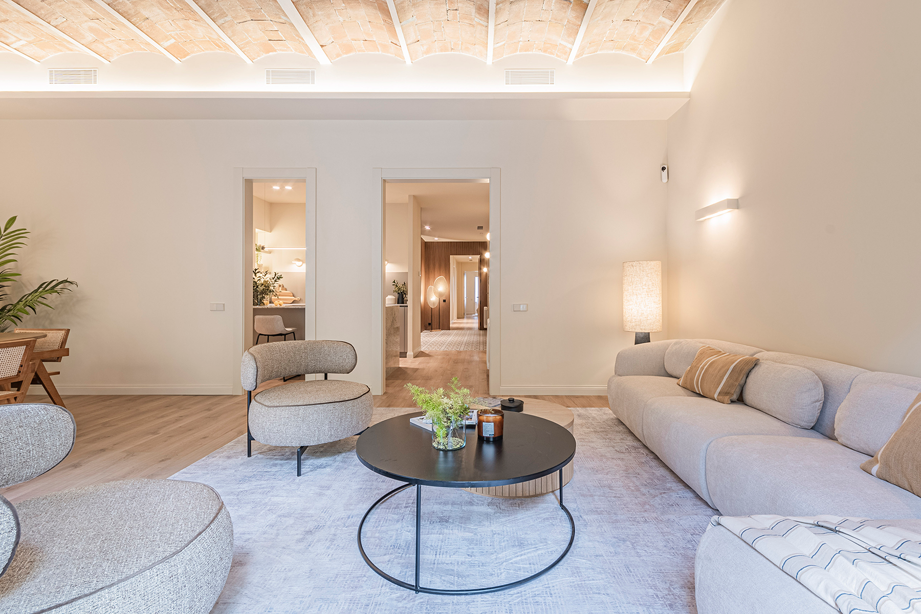  Renovated flat in historic building - L