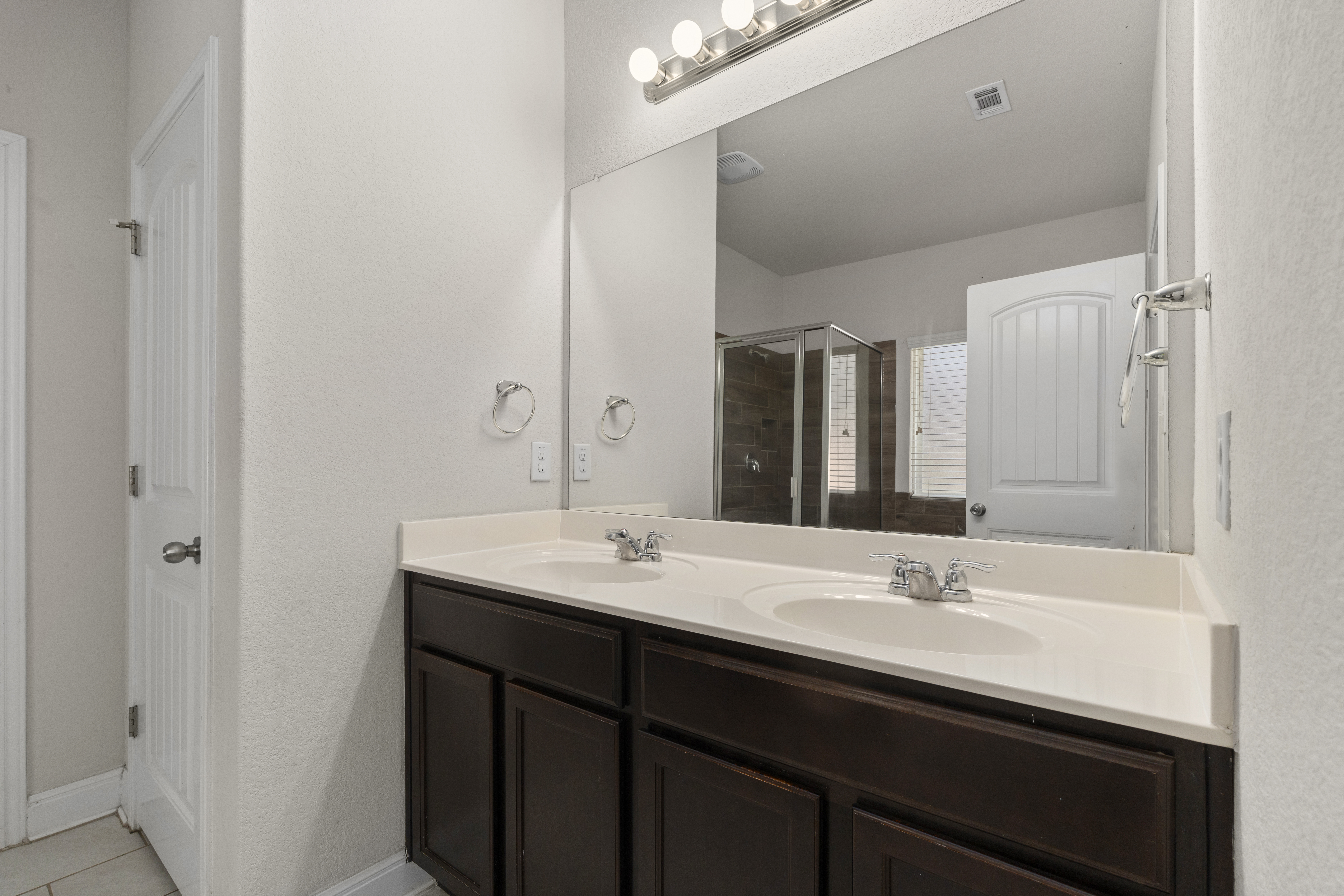  Spacious Five-Bedroom Home in Alamo Ranch - 物件實景