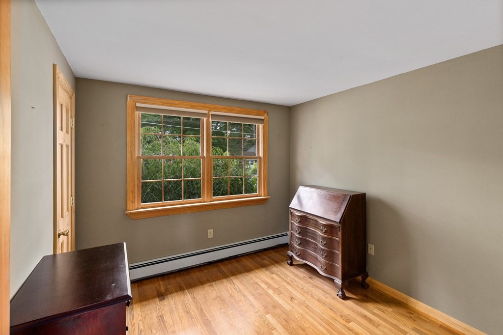 Brockton, Massachusetts, 02301, United States, 3 Bedrooms Bedrooms, ,2 BathroomsBathrooms,Residential,For Sale,1920767