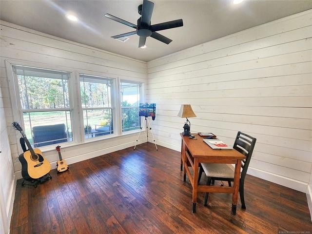 Tahlequah, Oklahoma, 74464, United States, 4 Bedrooms Bedrooms, ,4 BathroomsBathrooms,Residential,For Sale,1984008