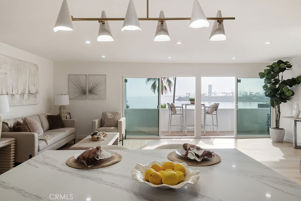 Long Beach, California, 90802, United States, 2 Bedrooms Bedrooms, ,2 BathroomsBathrooms,Residential,For Sale,1994707