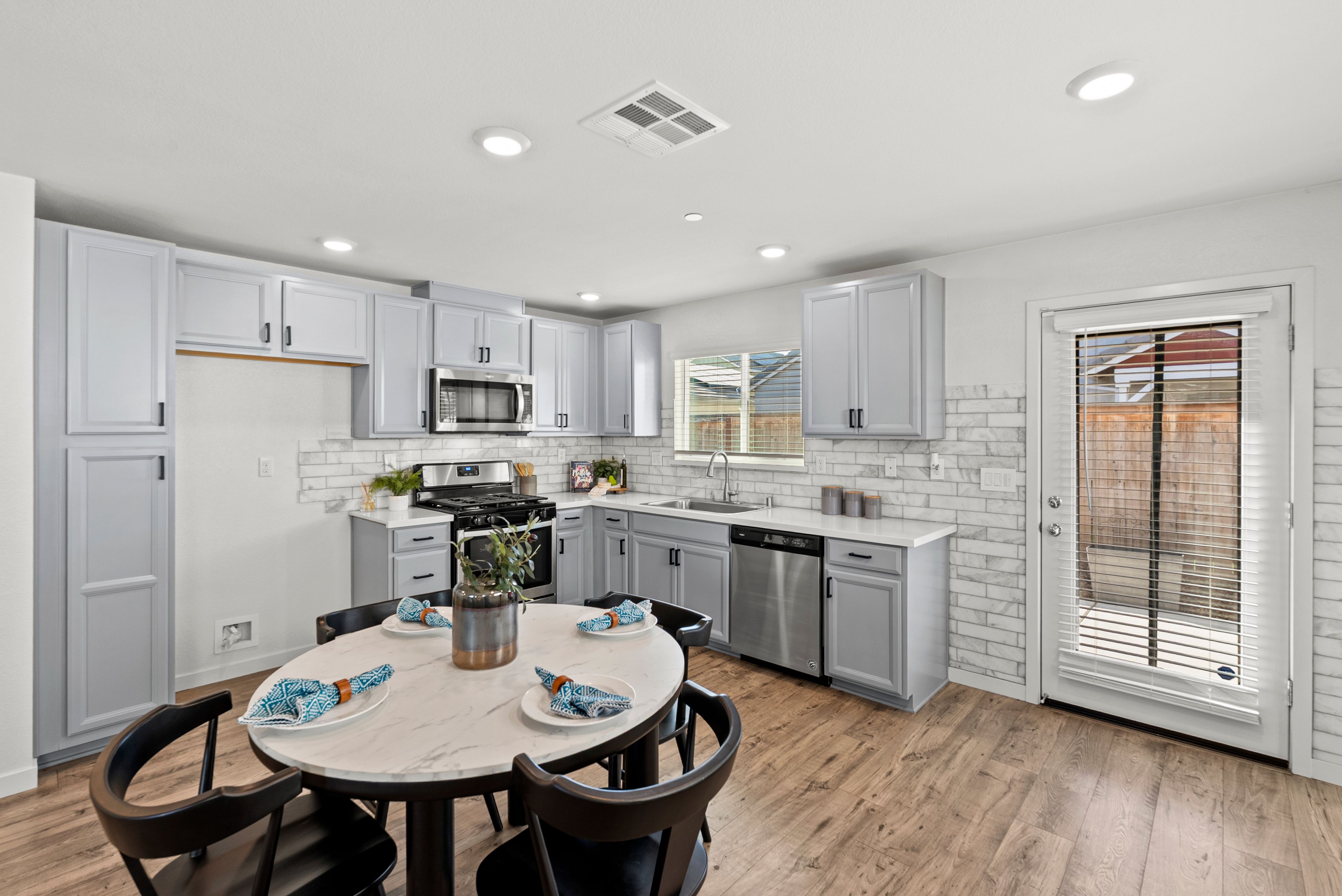  4388 Silver Cedar Lane, Sacramento, CA 95834 - 物件實景