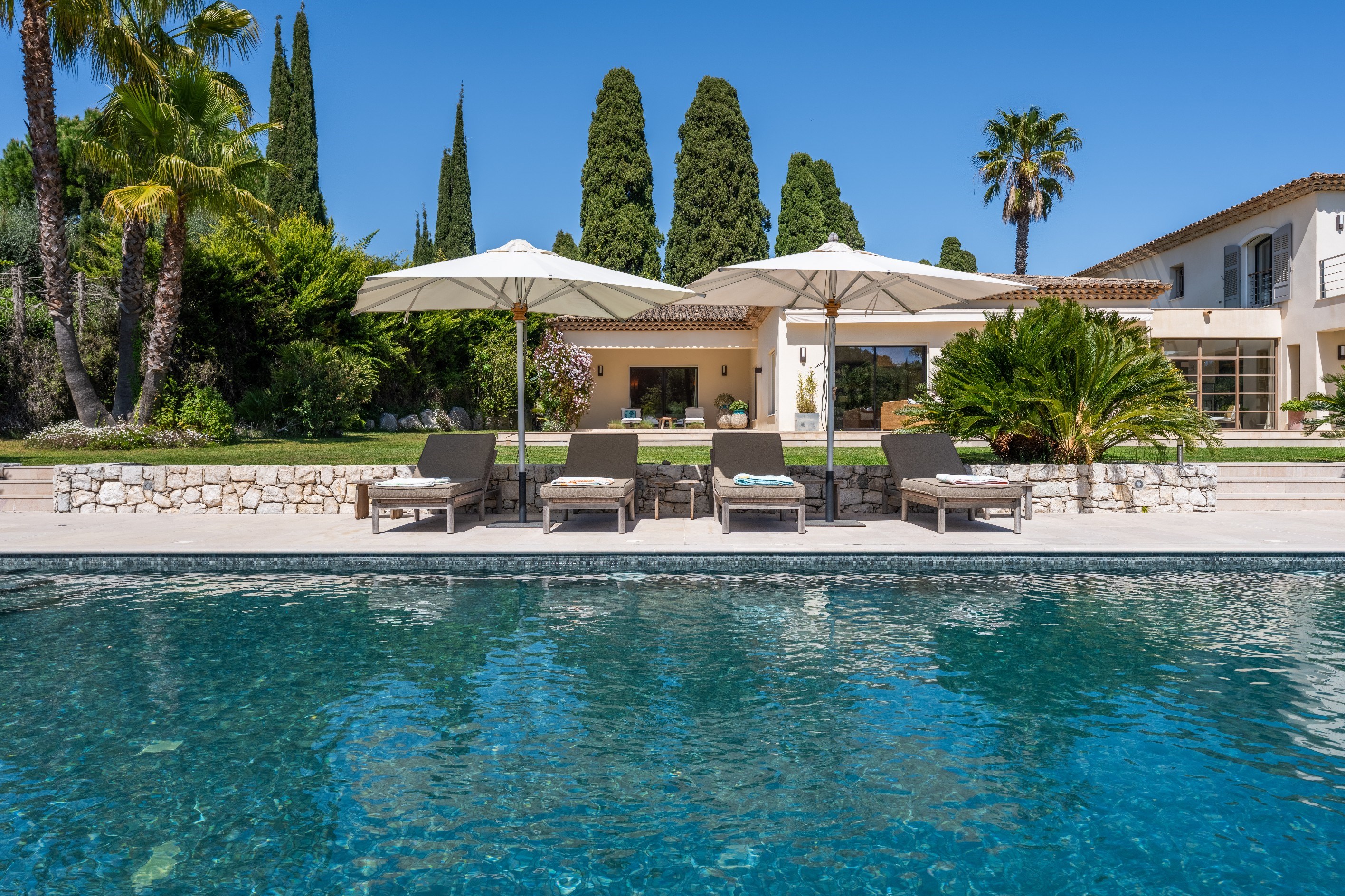  Valbonne luxury villa with pool, guest house and 6 bedrooms near international … - 物件實景