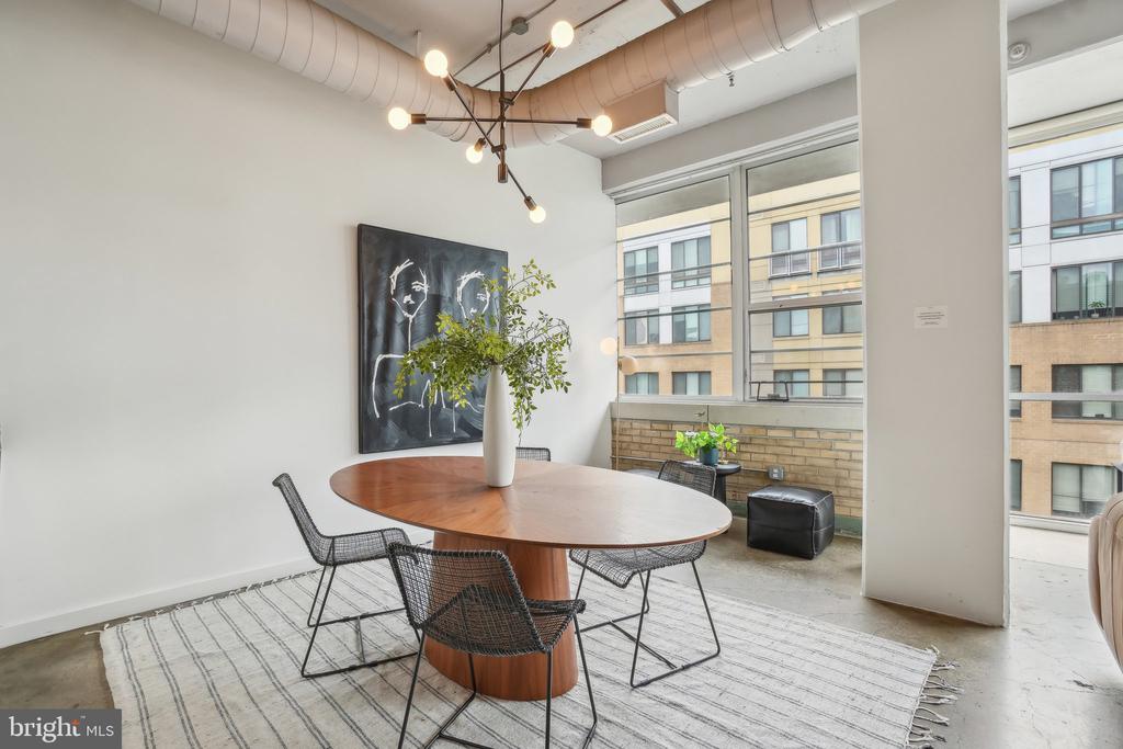 Washington, District of Columbia, 20010, United States, 2 Bedrooms Bedrooms, ,2 BathroomsBathrooms,Residential,For Sale,1943394