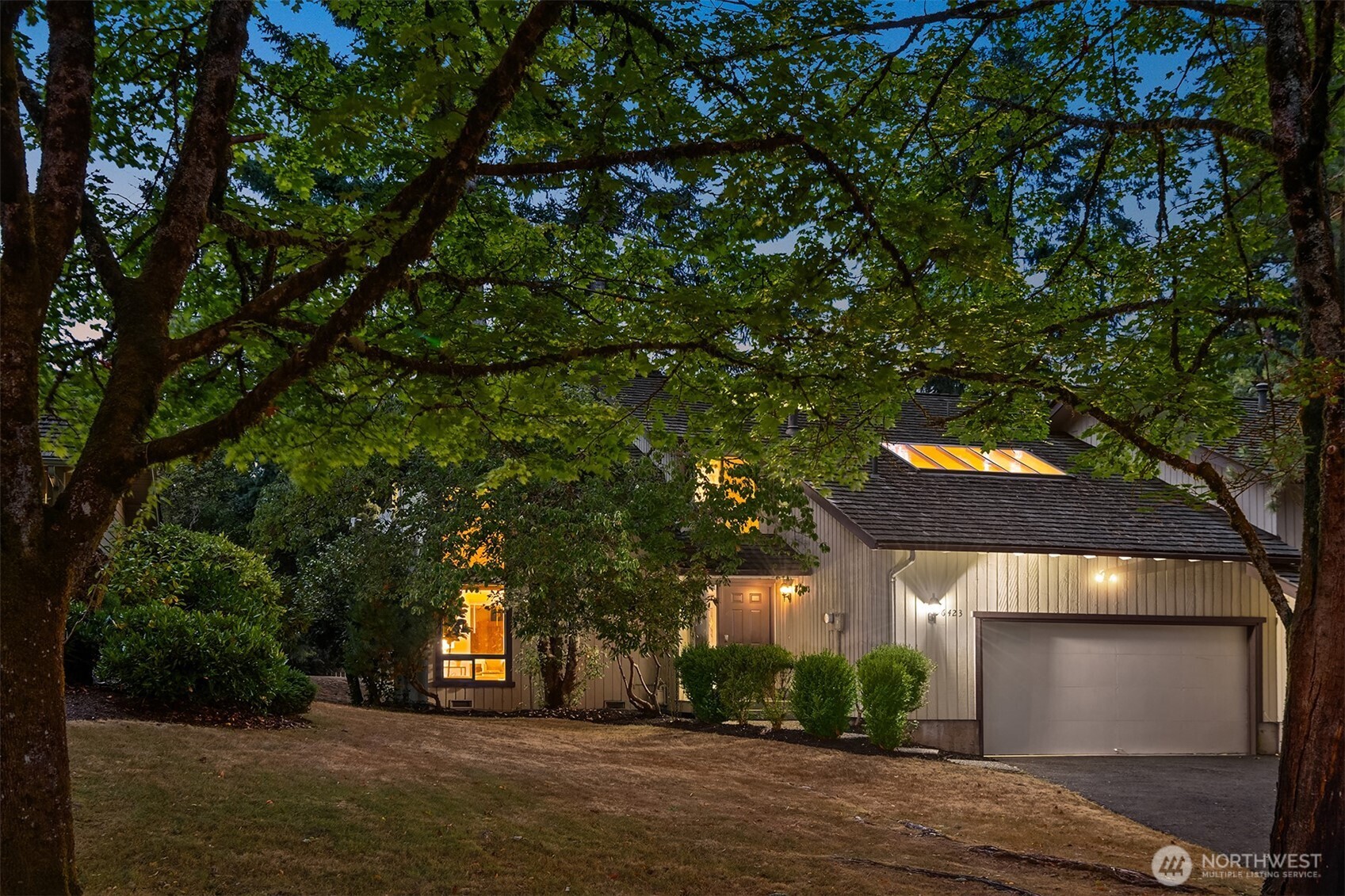 Redmond, Washington, 98052, United States, 4 Bedrooms Bedrooms, ,3 BathroomsBathrooms,Residential,For Sale,1911973