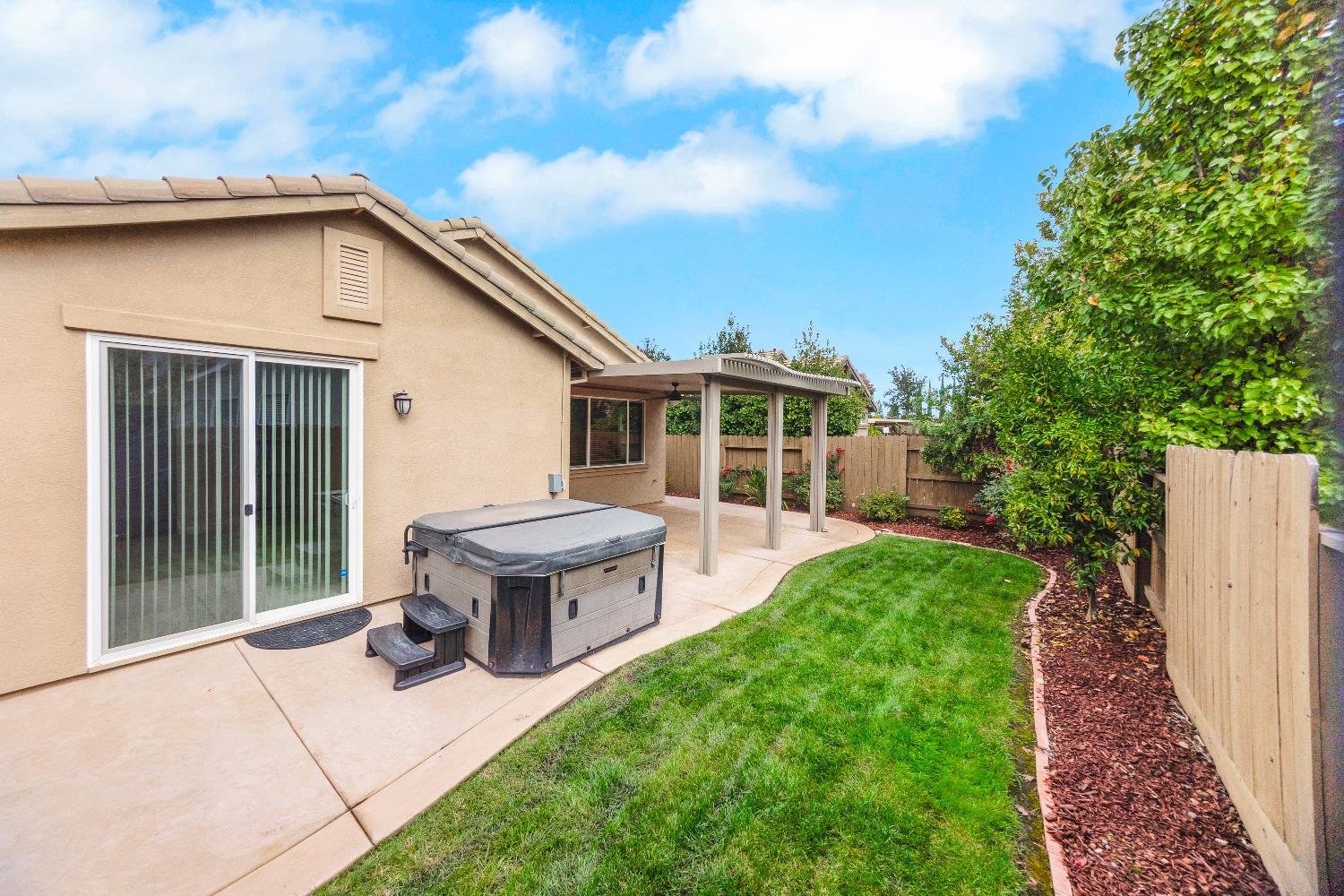 Roseville, California, 95661, United States, 3 Bedrooms Bedrooms, ,2 BathroomsBathrooms,Residential,For Sale,1987670