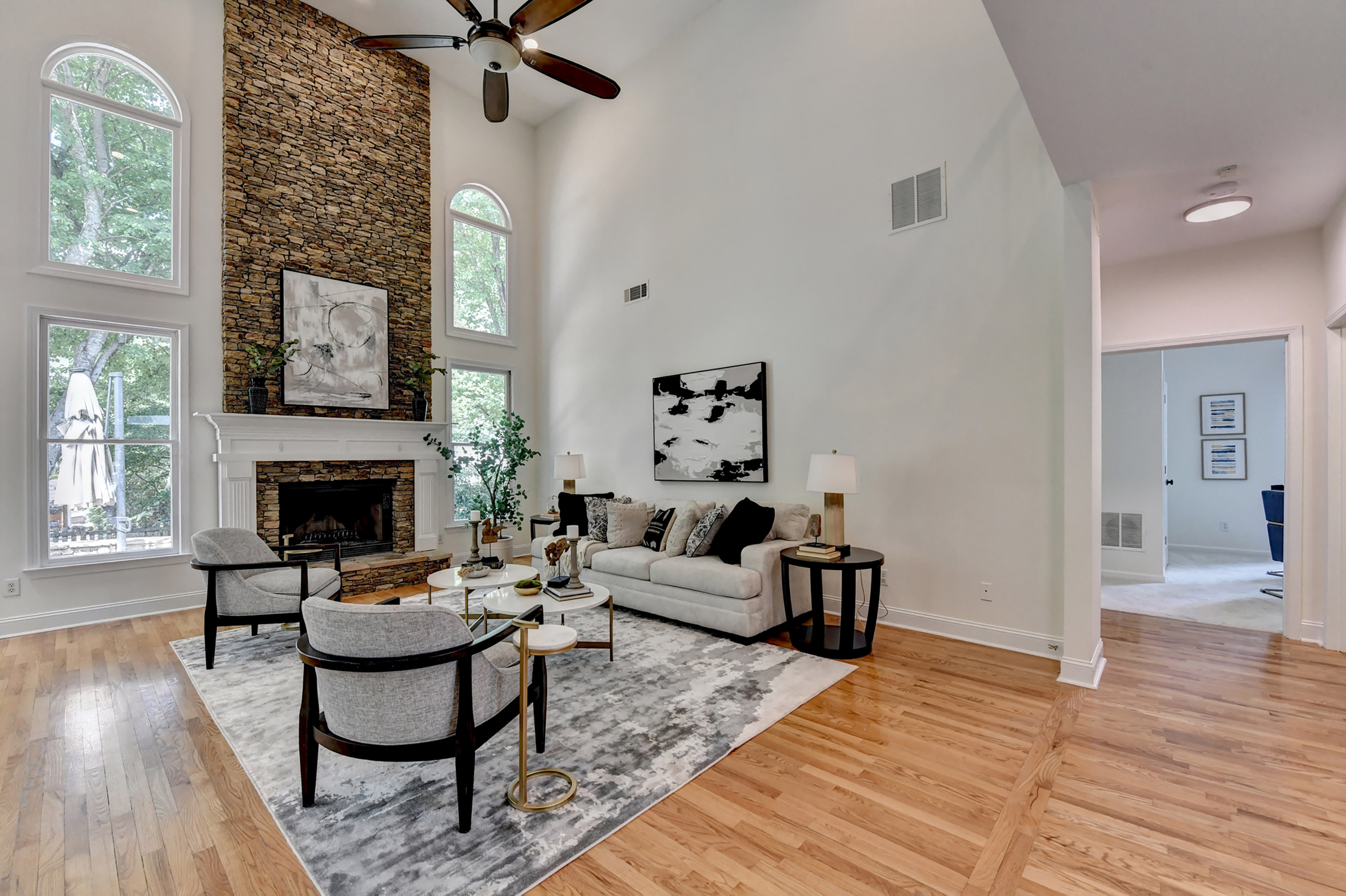  Hard to Find Flat Front Yard with Level Fenced-in Backyard on a Quiet Cul-de-sac - 物件實景