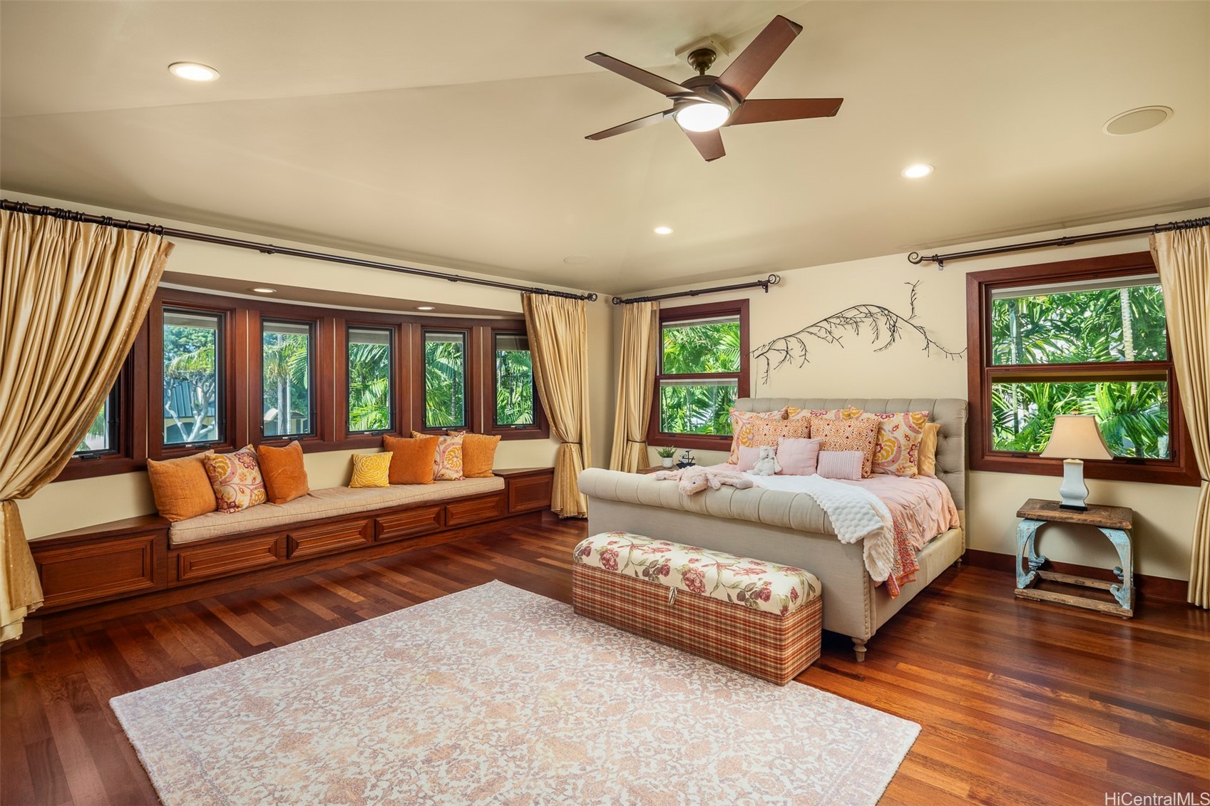 Honolulu, Hawaii, 96816, United States, 5 Bedrooms Bedrooms, ,8 BathroomsBathrooms,Residential,For Sale,1859749