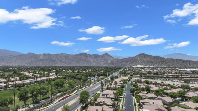 La Quinta, California, 92253, United States, 3 Bedrooms Bedrooms, ,3 BathroomsBathrooms,Residential,For Sale,1978916