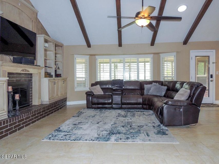 El Paso, Texas, 79935, United States, 4 Bedrooms Bedrooms, ,2 BathroomsBathrooms,Residential,For Sale,1923244
