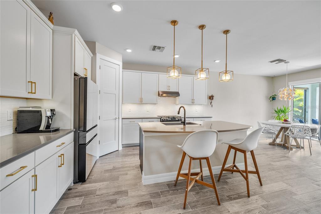 Bradenton, Florida, 34211, United States, 4 Bedrooms Bedrooms, ,4 BathroomsBathrooms,Residential,For Sale,1723904