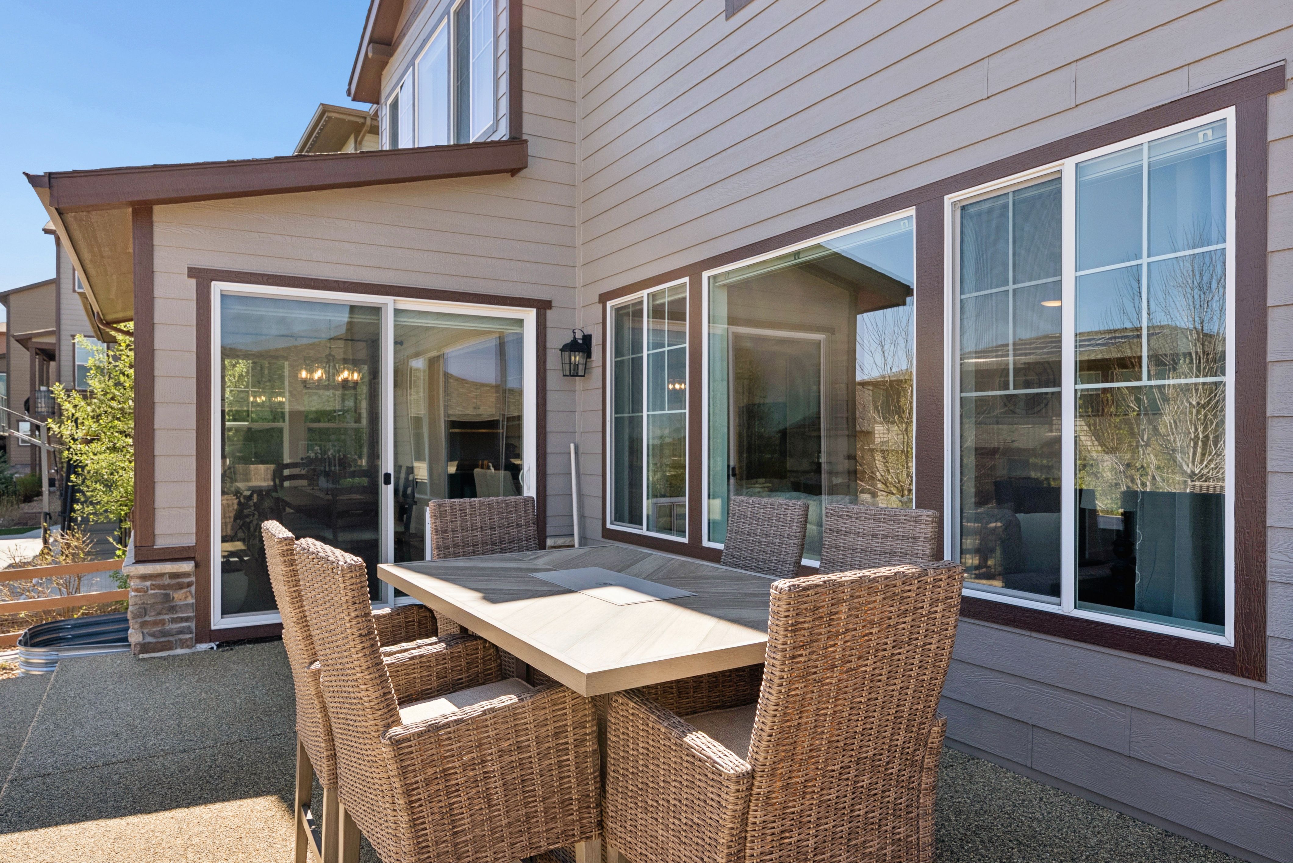  Newer construction, thoughtful design, and beautifully scaled spaces - 物件實景