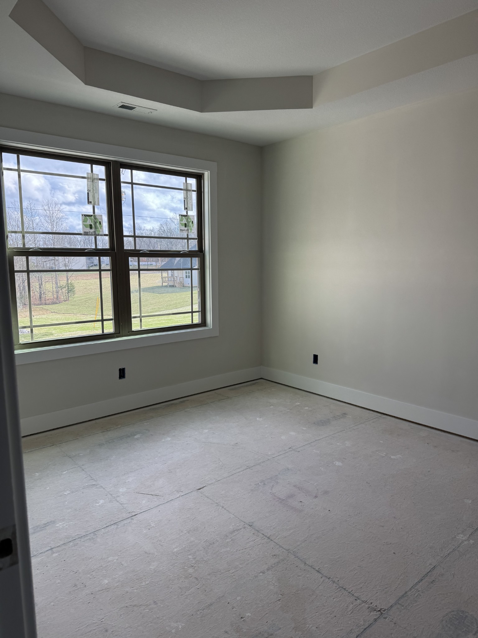 Clarksville, Tennessee, 37042, United States, 3 Bedrooms Bedrooms, ,4 BathroomsBathrooms,Residential,For Sale,2006024