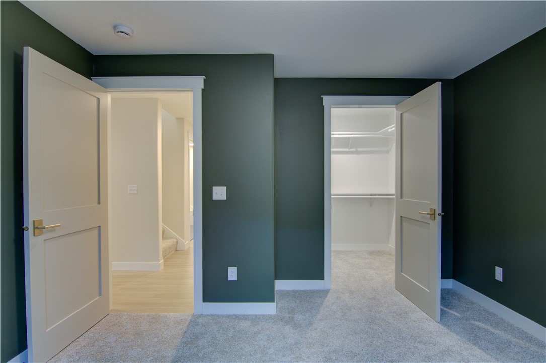 Eau Claire, Wisconsin, 54701, United States, 3 Bedrooms Bedrooms, ,2 BathroomsBathrooms,Residential,For Sale,1984514