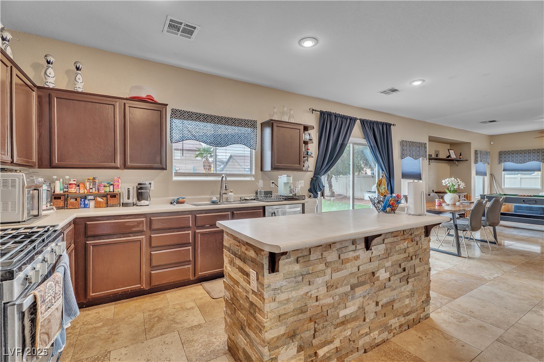 North Las Vegas, Nevada, 89081, United States, 4 Bedrooms Bedrooms, ,3 BathroomsBathrooms,Residential,For Sale,1996909