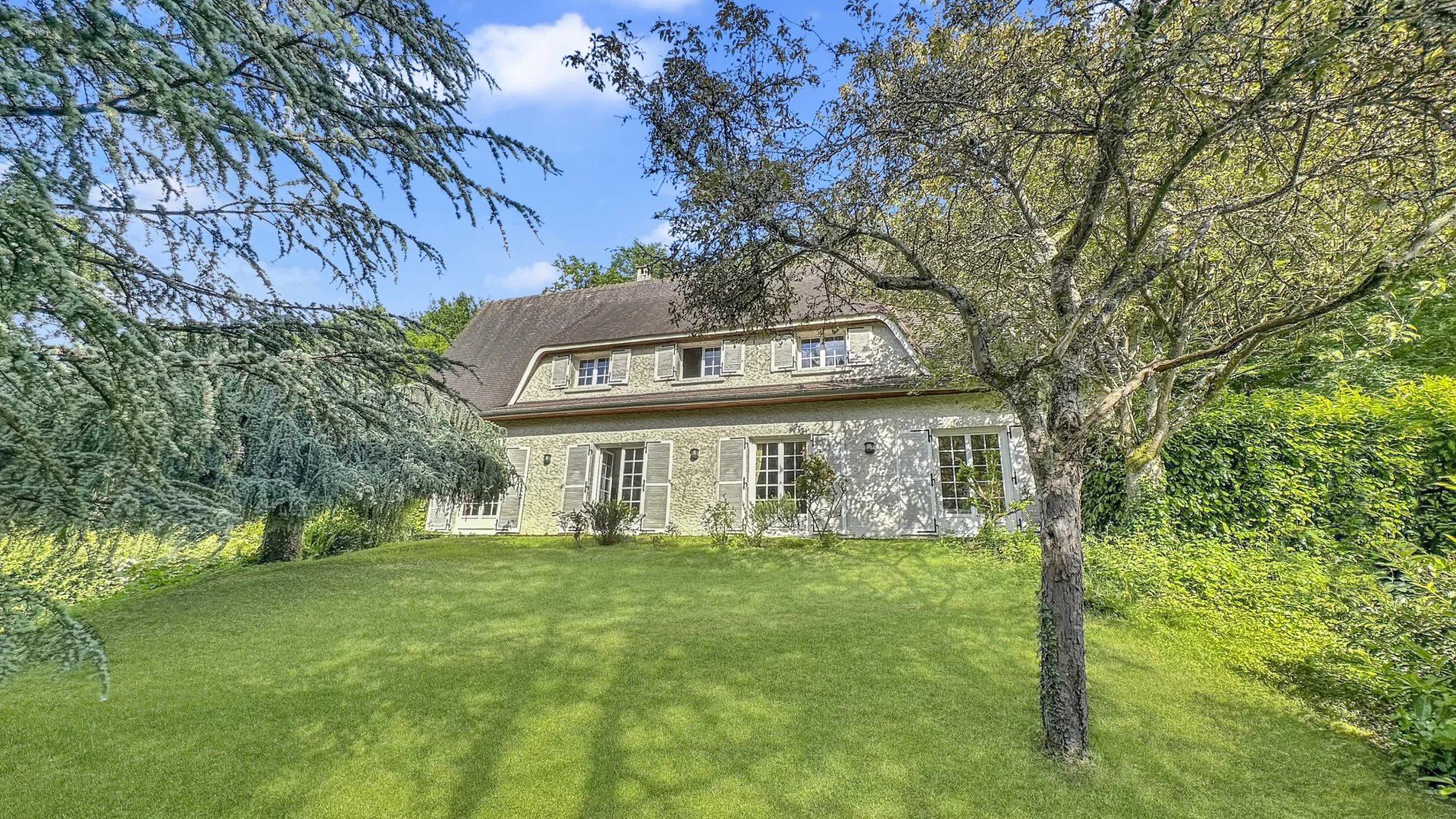 Jouy-en-Josas, Île-de-France, 78350, FR, 5 Bedrooms Bedrooms, ,4 BathroomsBathrooms,Residential,For Sale,1687138