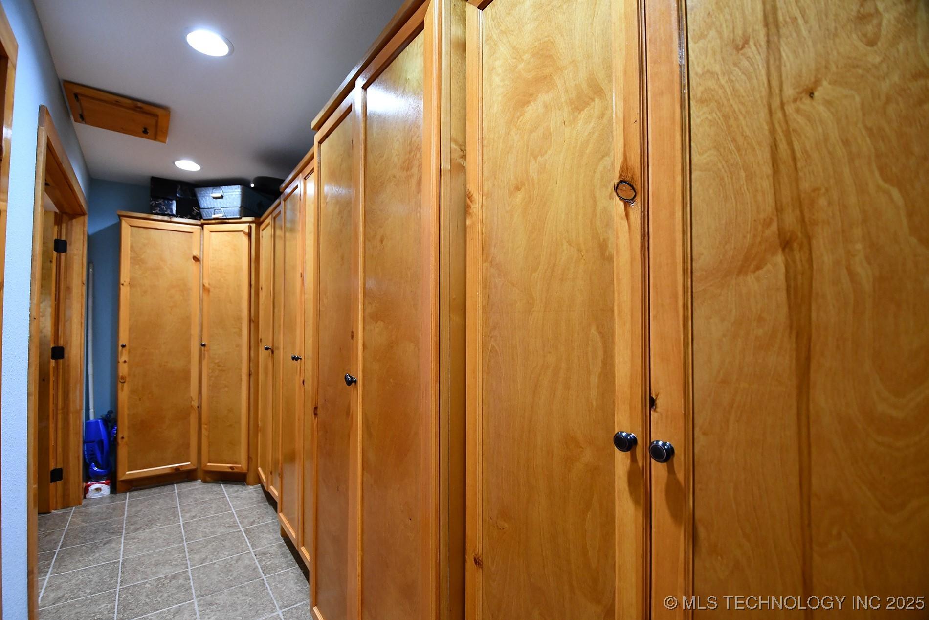 Sallisaw, Oklahoma, 74955, United States, 3 Bedrooms Bedrooms, ,3 BathroomsBathrooms,Residential,For Sale,1977994