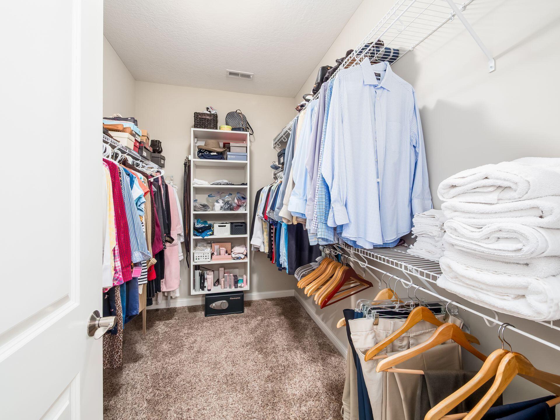 Dublin, Ohio, 43016, United States, 3 Bedrooms Bedrooms, ,3 BathroomsBathrooms,Residential,For Sale,1987850