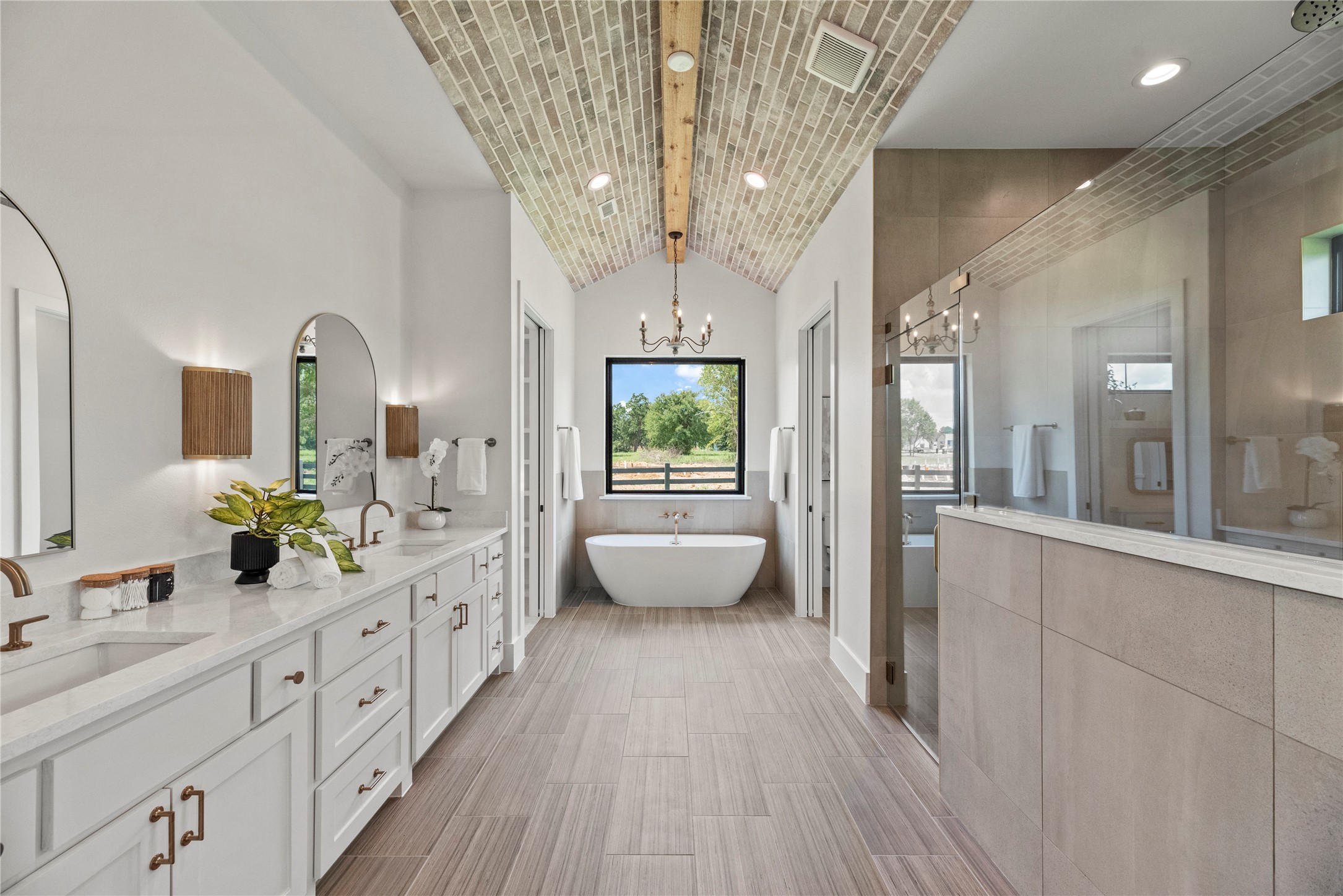 Montgomery, Texas, 77356, United States, 4 Bedrooms Bedrooms, ,5 BathroomsBathrooms,Residential,For Sale,1987481