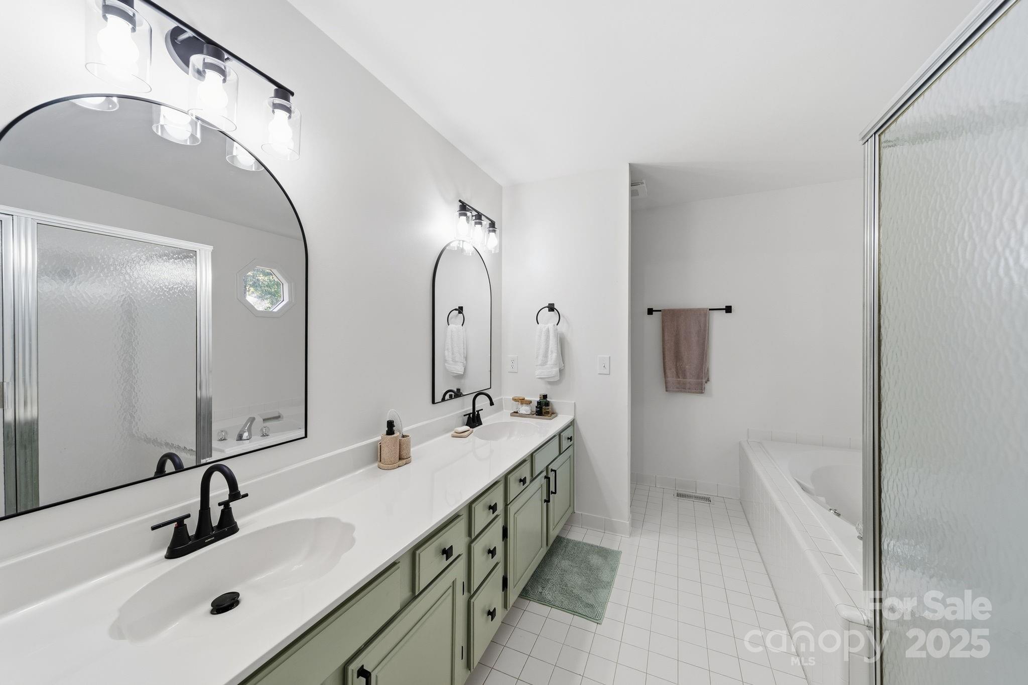 Charlotte, North Carolina, 28226, United States, 3 Bedrooms Bedrooms, ,2 BathroomsBathrooms,Residential,For Sale,1991268