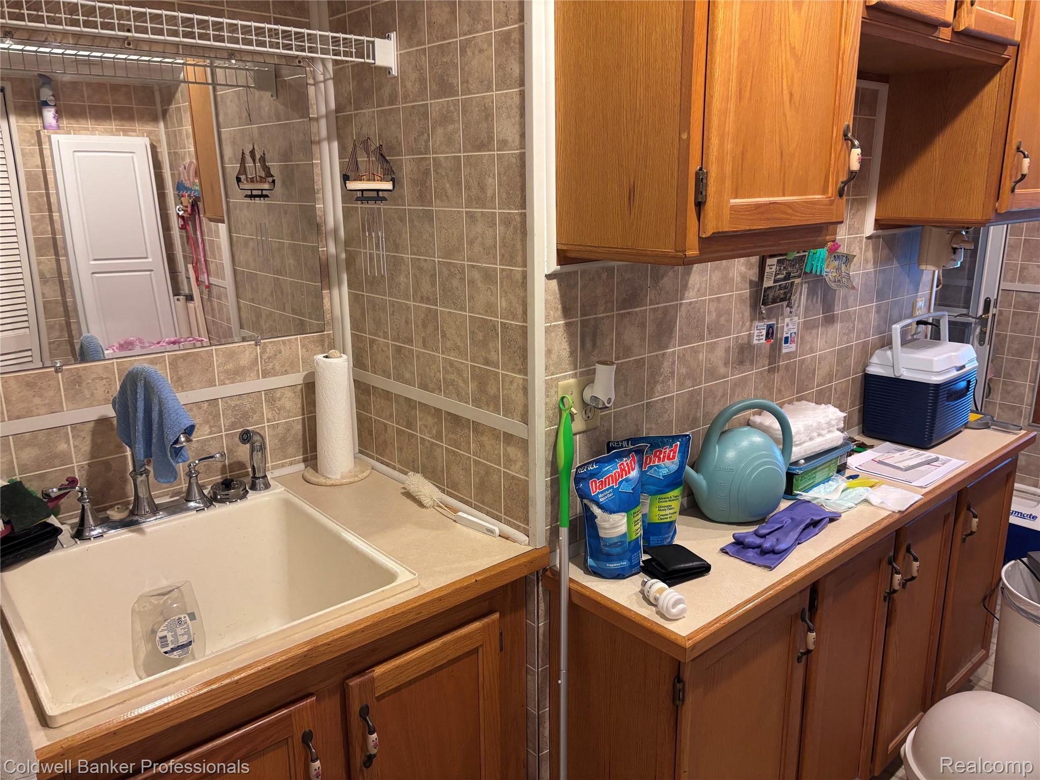 HarrisonTownship, Michigan, 48045, United States, 4 Bedrooms Bedrooms, ,3 BathroomsBathrooms,Residential,For Sale,1896563