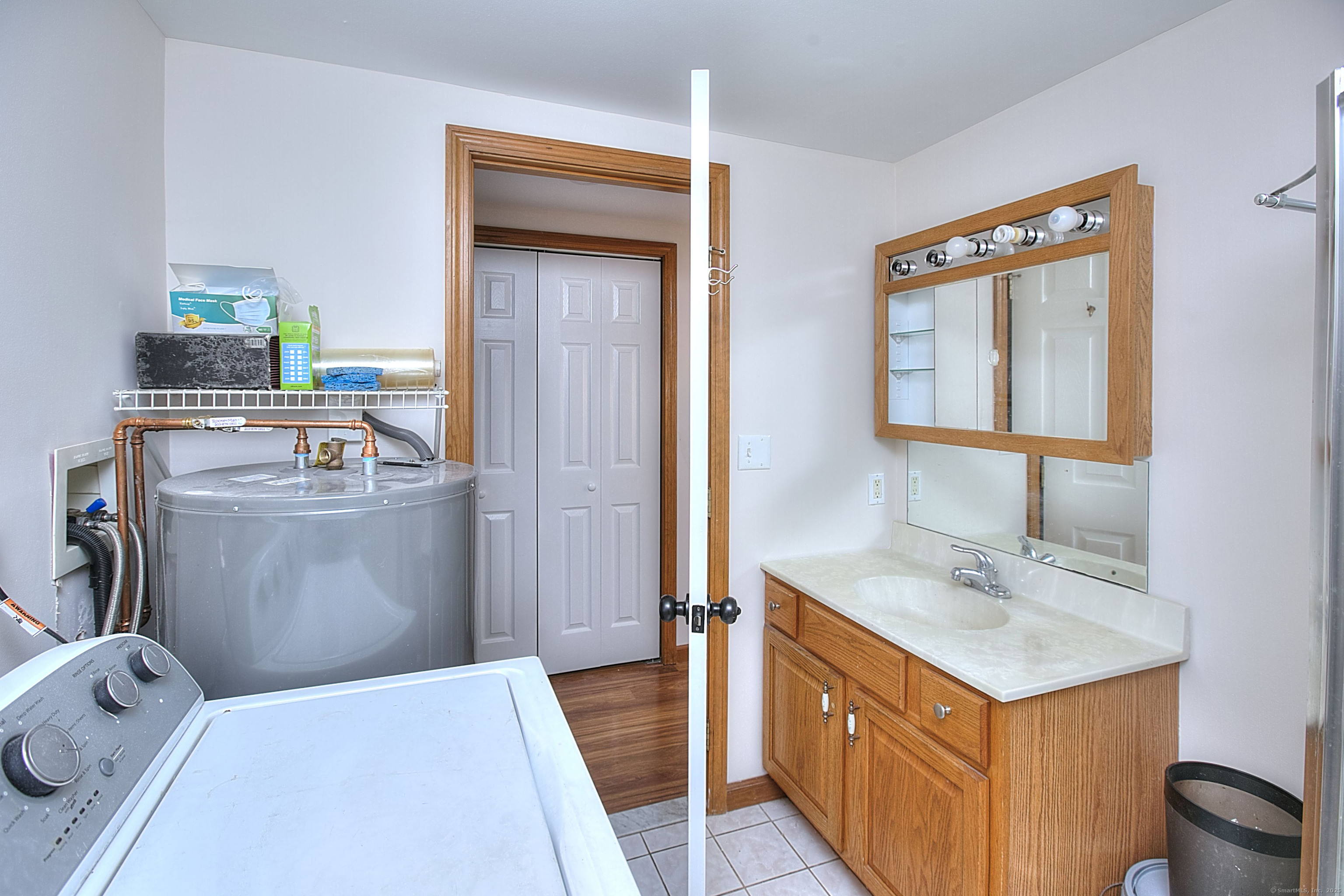 Seymour, Connecticut, 06483, United States, 4 Bedrooms Bedrooms, ,4 BathroomsBathrooms,Residential,For Sale,1820200