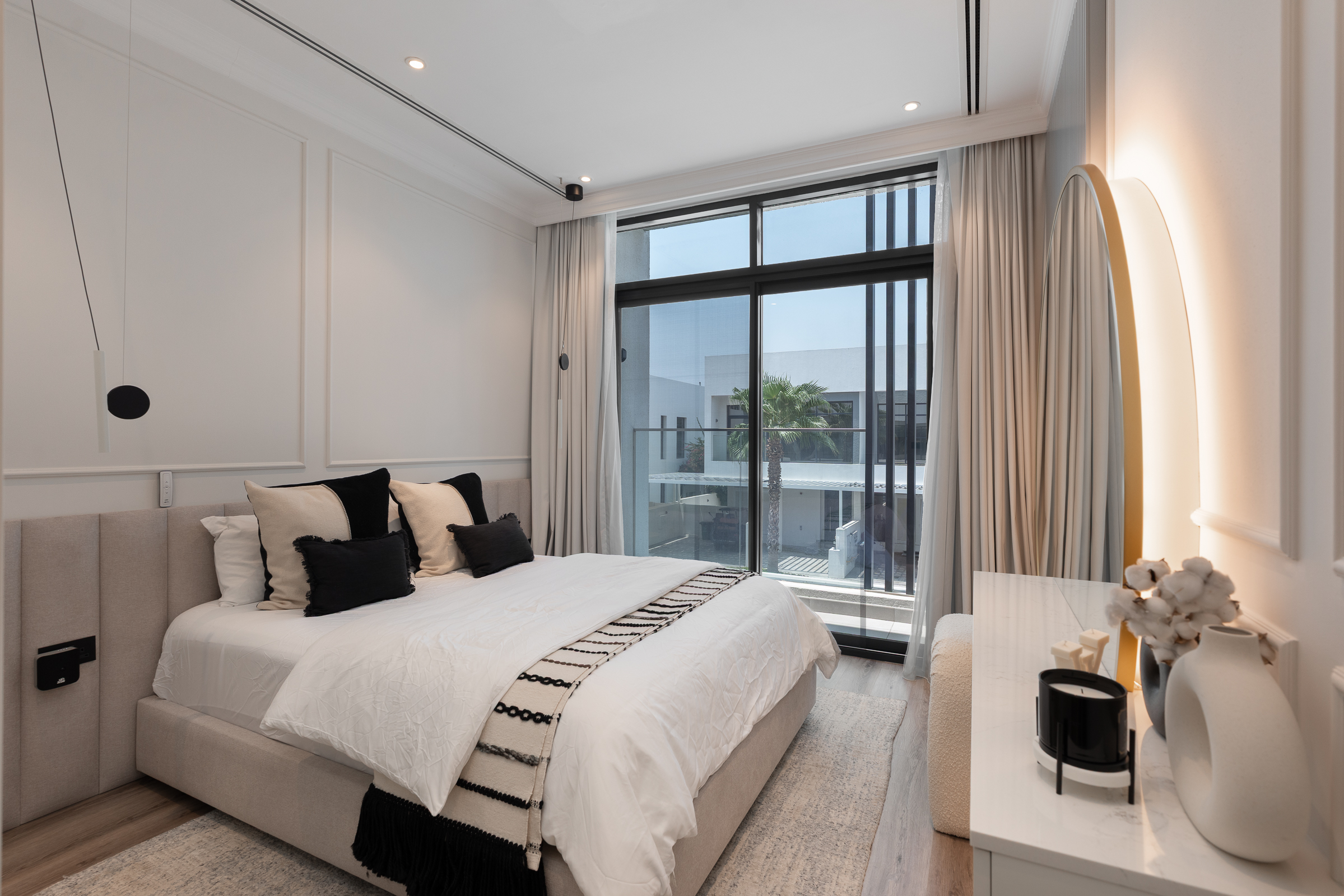  Upgraded Modern Villa With Custom Features in JGE - 物件實景