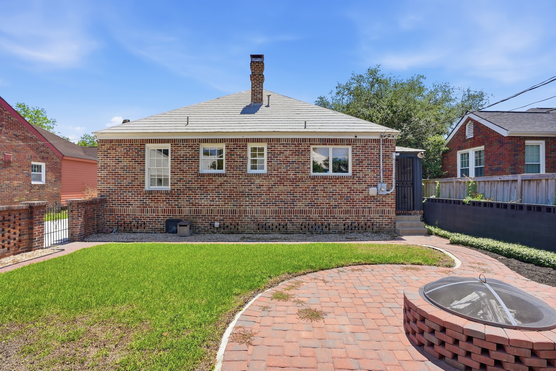  Charming Brick Bungalow in Ardsley Park with Modern Updates - 物件實景