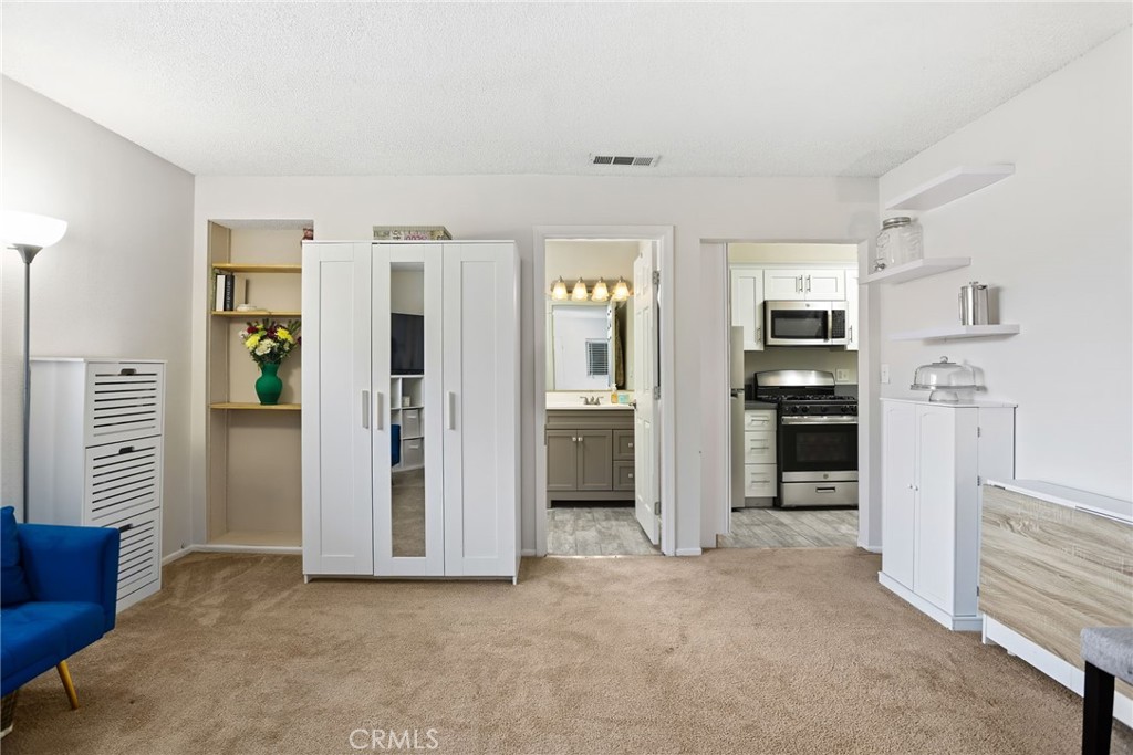 Fontana, California, 92336, United States, 4 Bedrooms Bedrooms, ,1 BathroomBathrooms,Residential,For Sale,2008784