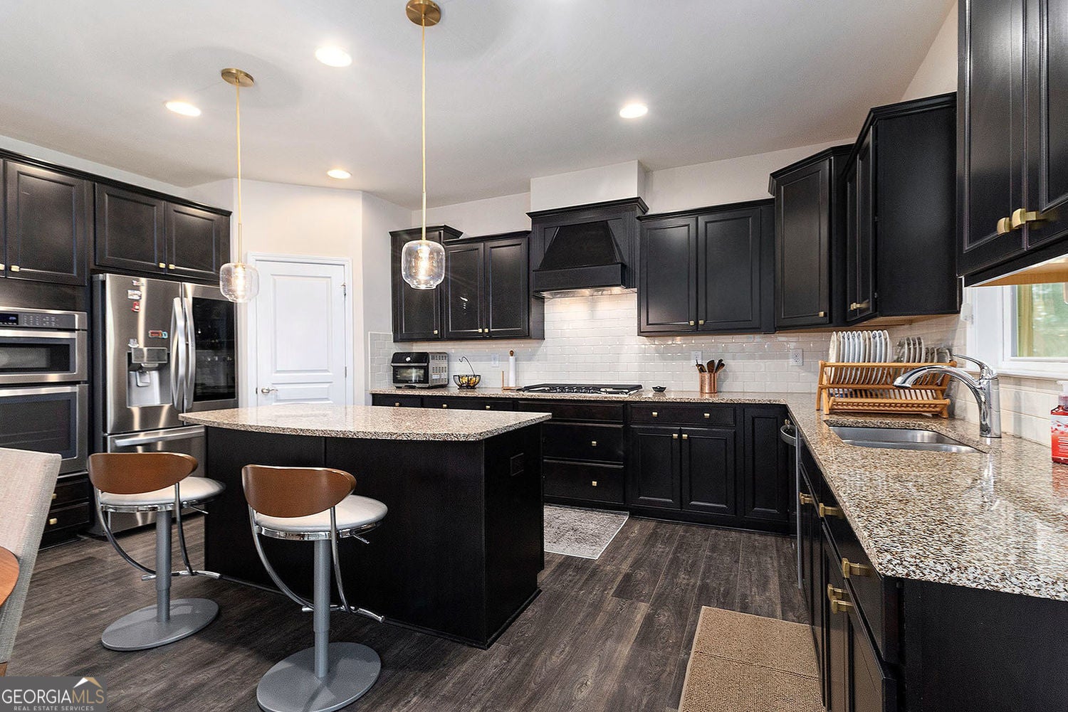 Cumming, Georgia, 30040, United States, 5 Bedrooms Bedrooms, ,5 BathroomsBathrooms,Residential,For Sale,1922351