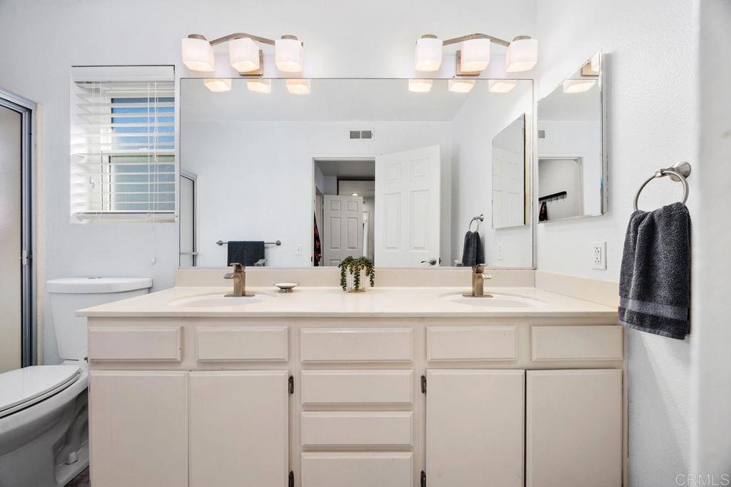 Vista, California, 92081, United States, 3 Bedrooms Bedrooms, ,3 BathroomsBathrooms,Residential,For Sale,1987768