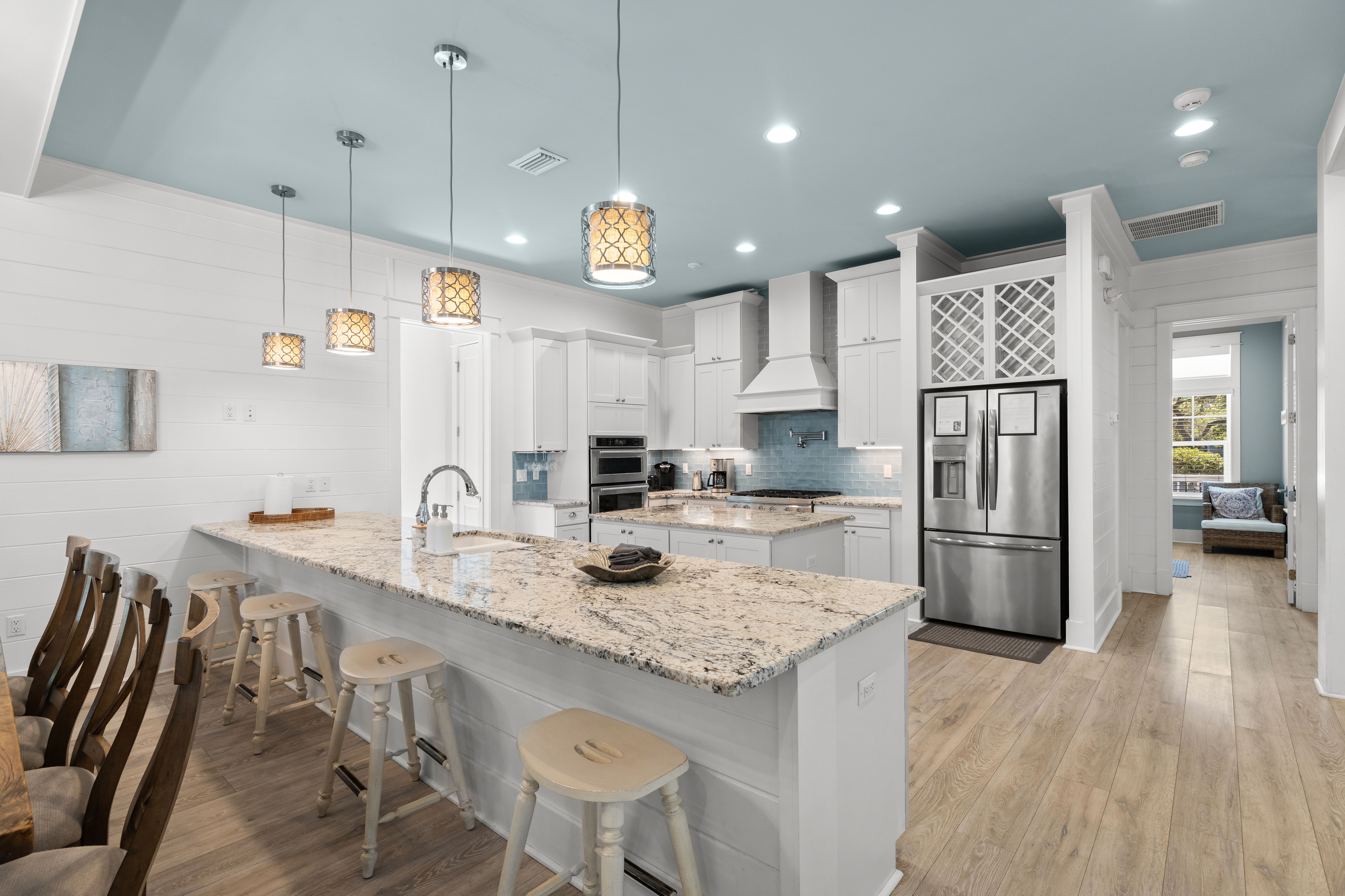  Custom Coastal Home with Privacy, Pool & No HOA - 物件實景