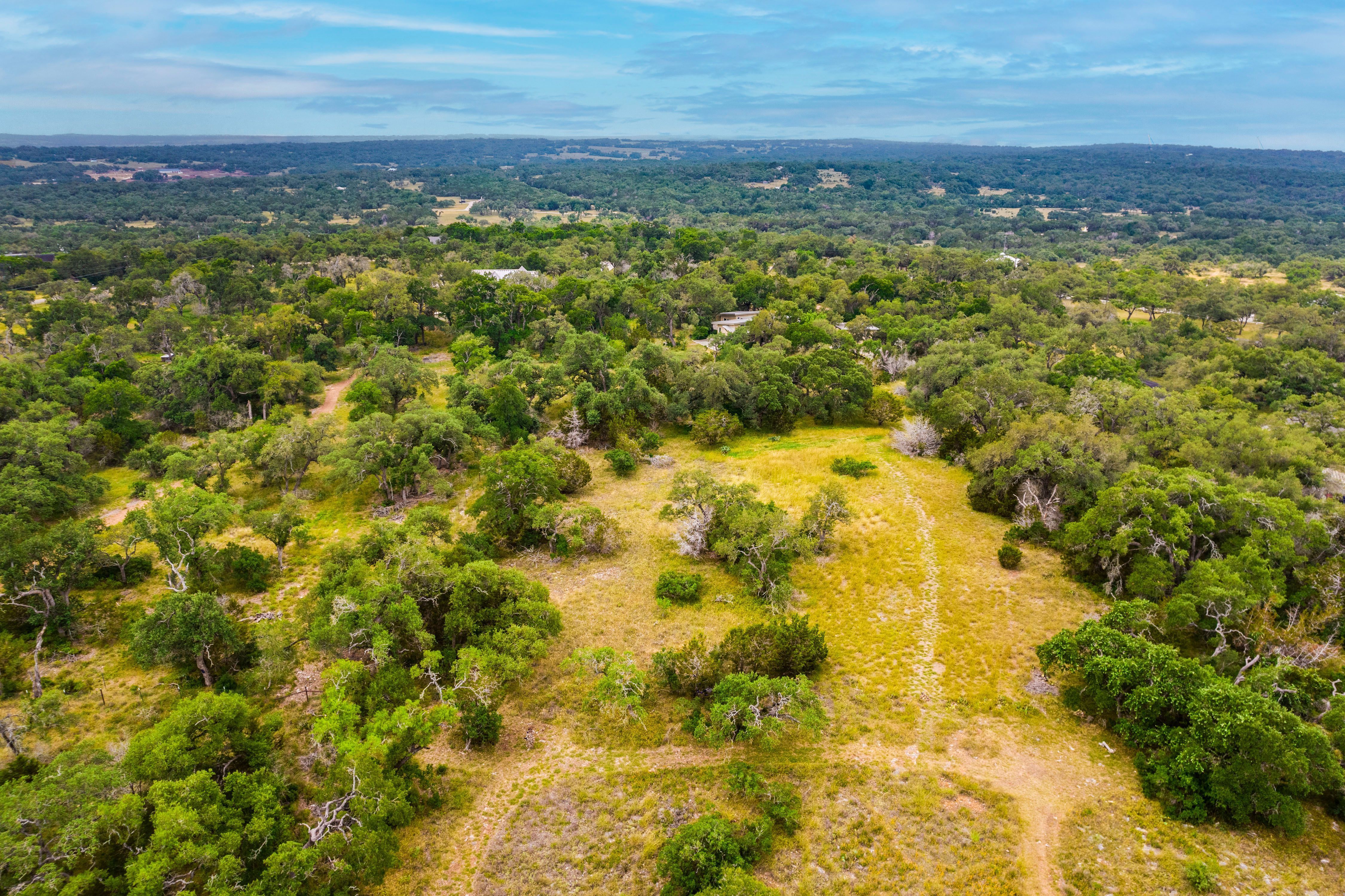  A Modern Hill Country Retreat on 5 Lush Acres - 物件實景