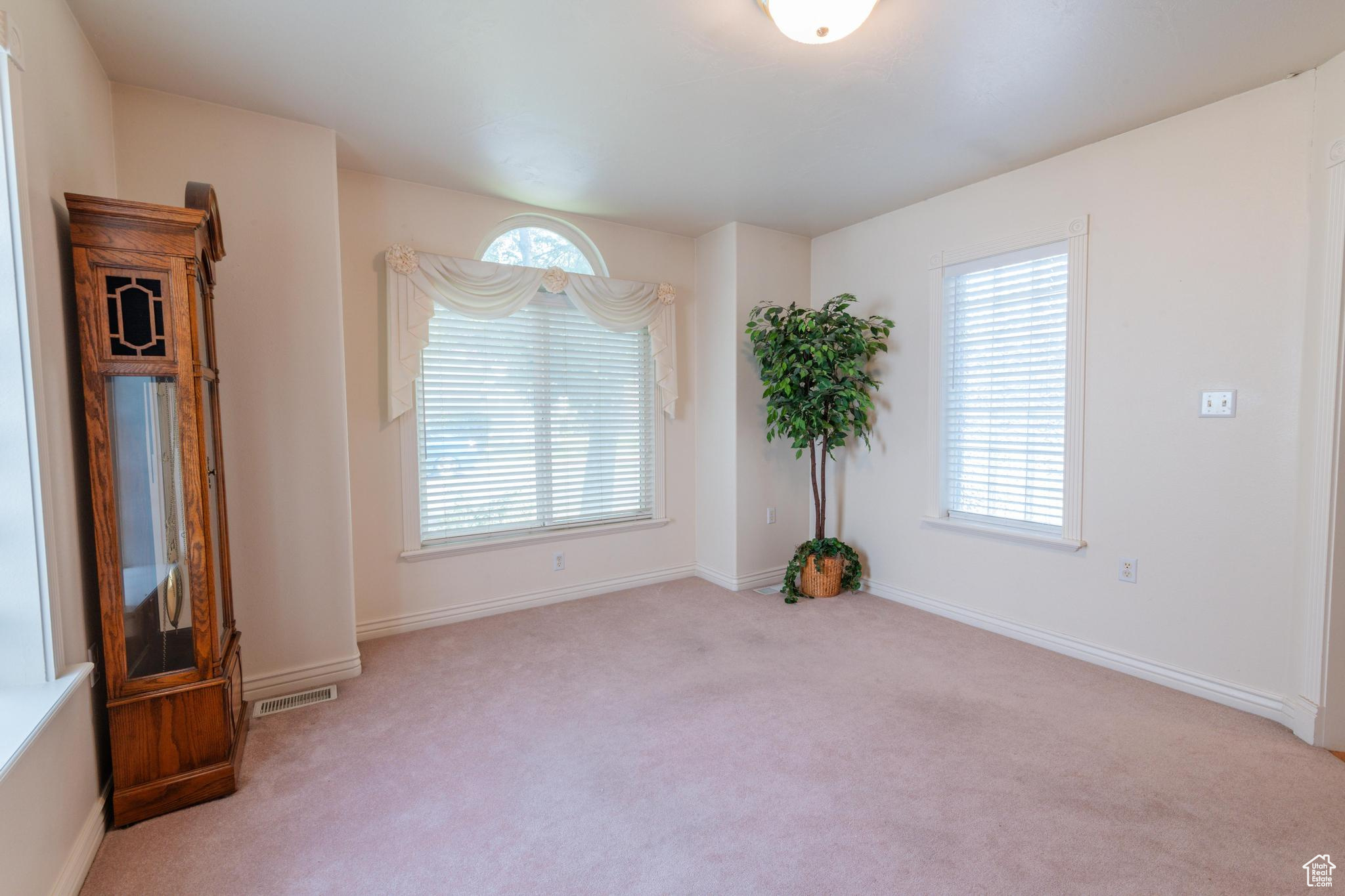 Orem, Utah, 84057, United States, 5 Bedrooms Bedrooms, ,2 BathroomsBathrooms,Residential,For Sale,1960499