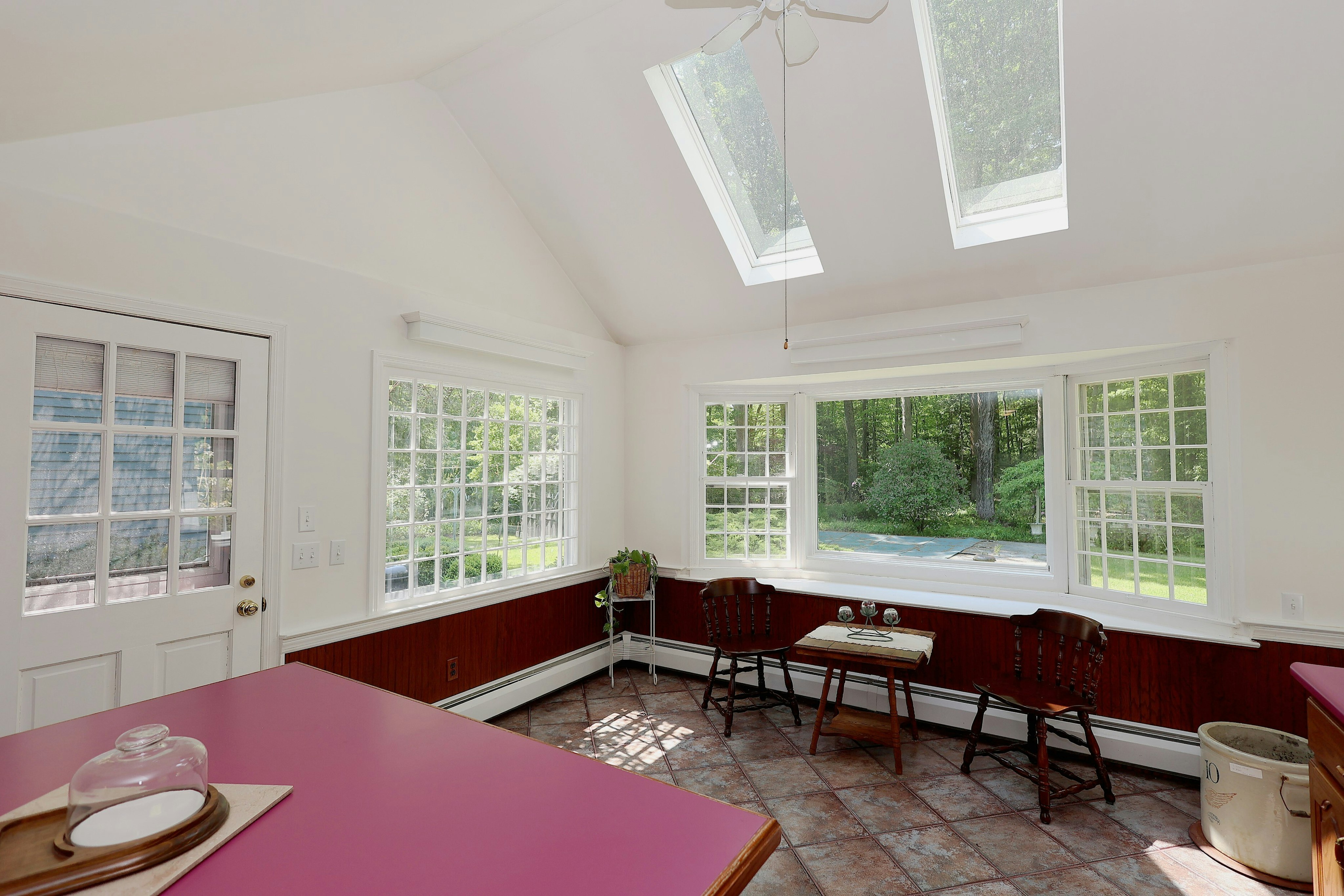  Classic New England Colonial - 物件實景