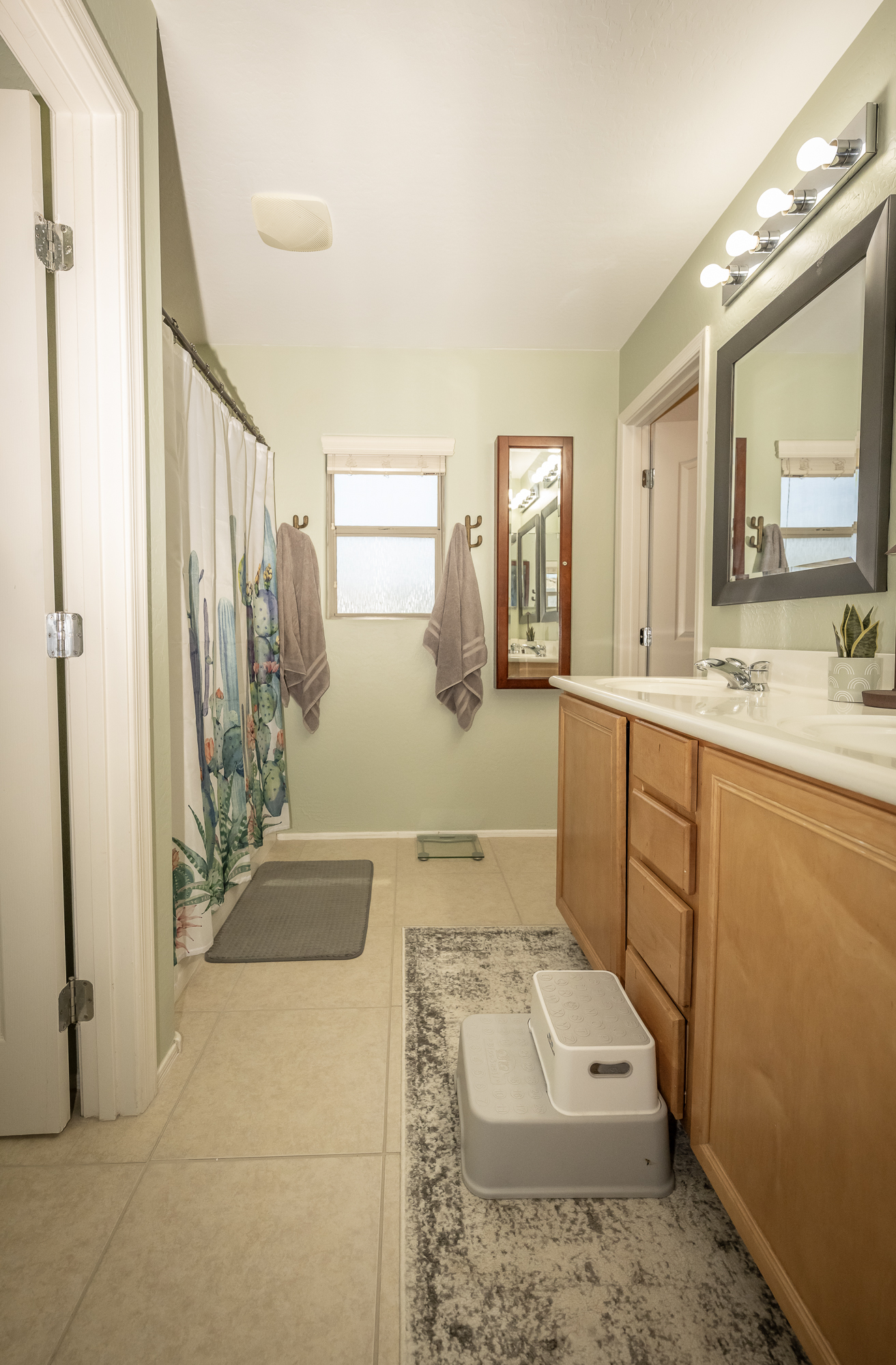 Phoenix, Arizona, 85085, United States, 4 Bedrooms Bedrooms, ,3 BathroomsBathrooms,Residential,For Sale,1869384