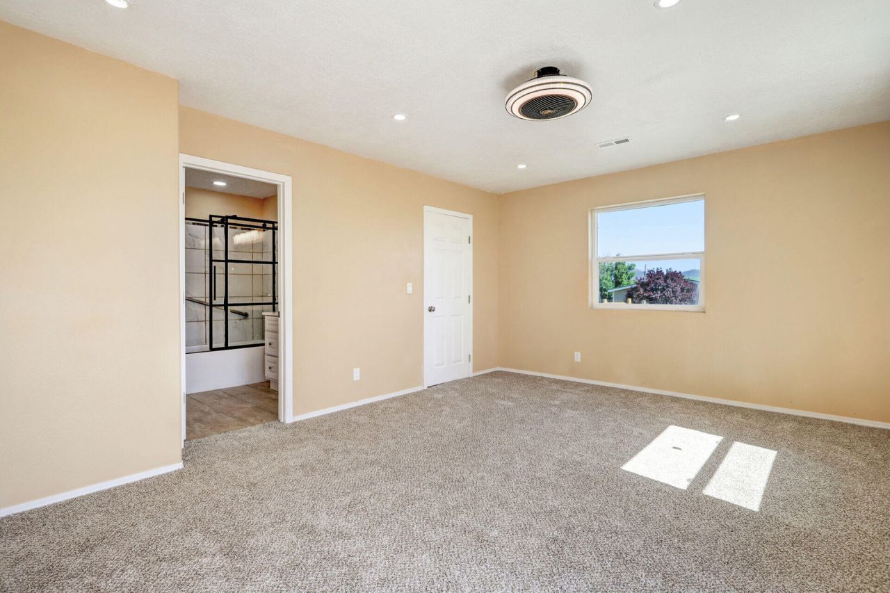 Edgewood, New Mexico, 87015, United States, 4 Bedrooms Bedrooms, ,2 BathroomsBathrooms,Residential,For Sale,1868878