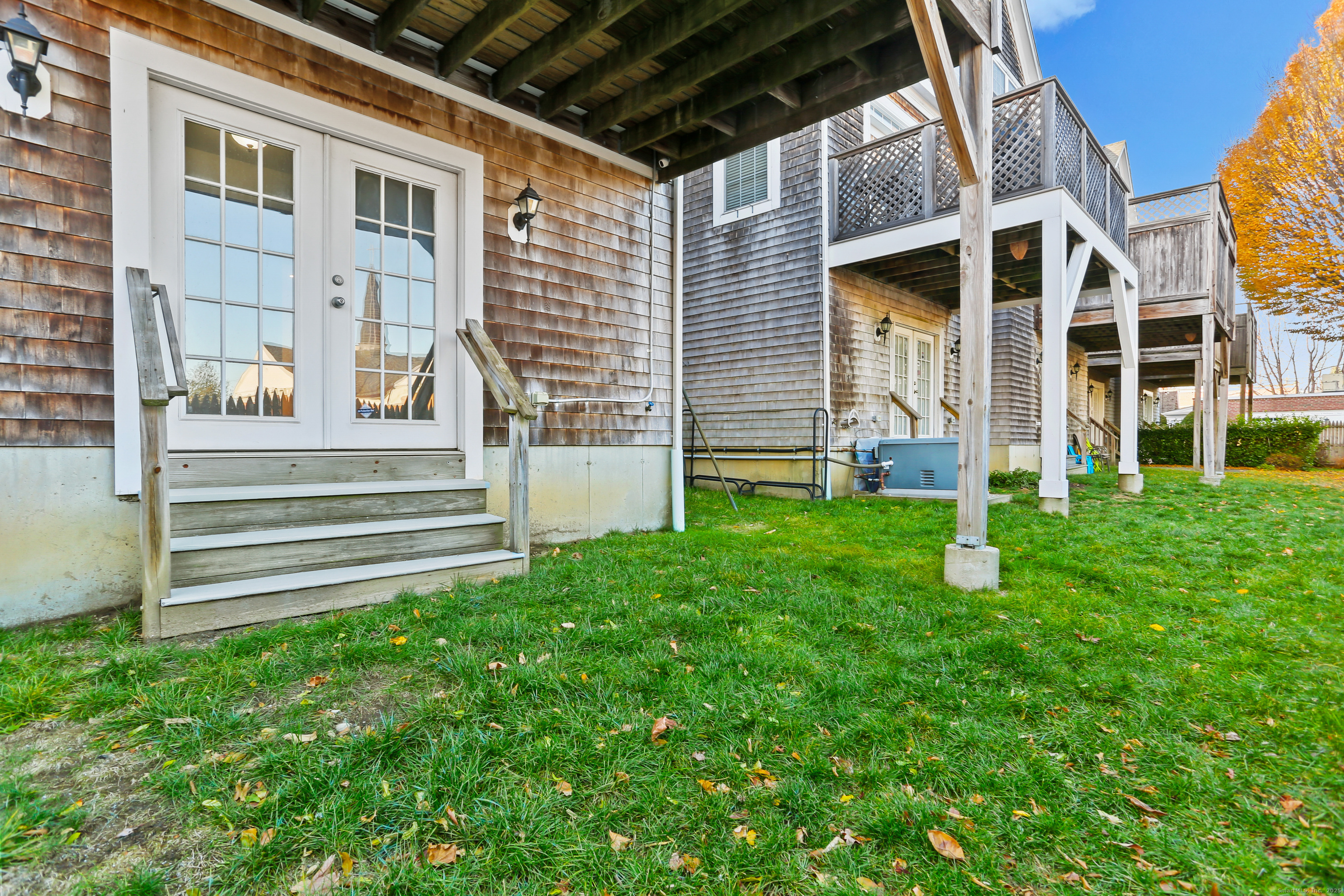 Fairfield, Connecticut, 06824, United States, 3 Bedrooms Bedrooms, ,3 BathroomsBathrooms,Residential,For Sale,2003354