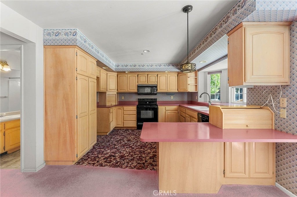 Forest Falls, California, 92339, United States, 2 Bedrooms Bedrooms, ,3 BathroomsBathrooms,Residential,For Sale,1928200