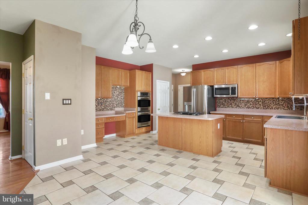 Bunker Hill, West Virginia, 25413, United States, 4 Bedrooms Bedrooms, ,4 BathroomsBathrooms,Residential,For Sale,1991457