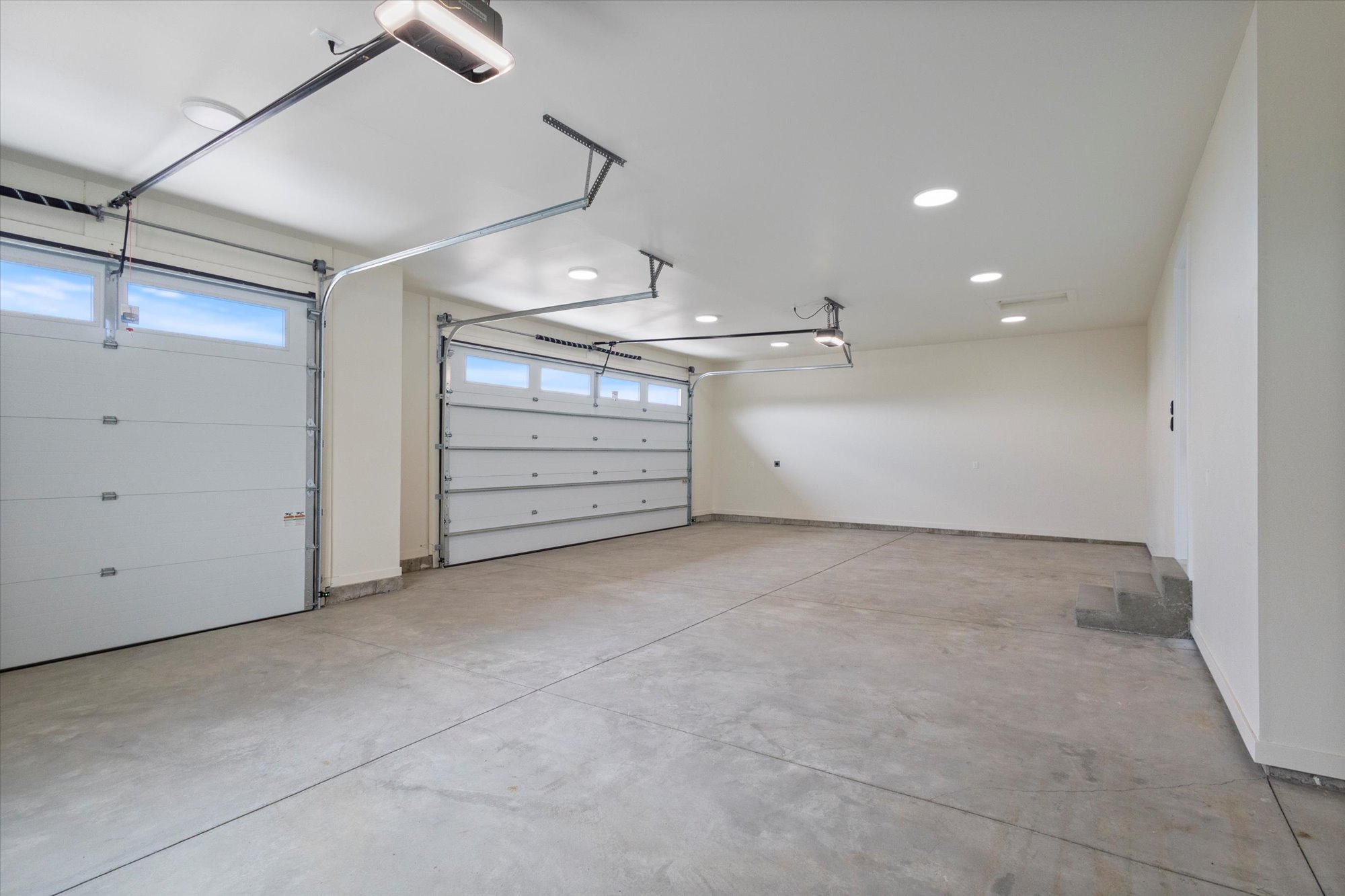 Heber, Utah, 84032, United States, 5 Bedrooms Bedrooms, ,3 BathroomsBathrooms,Residential,For Sale,1976197