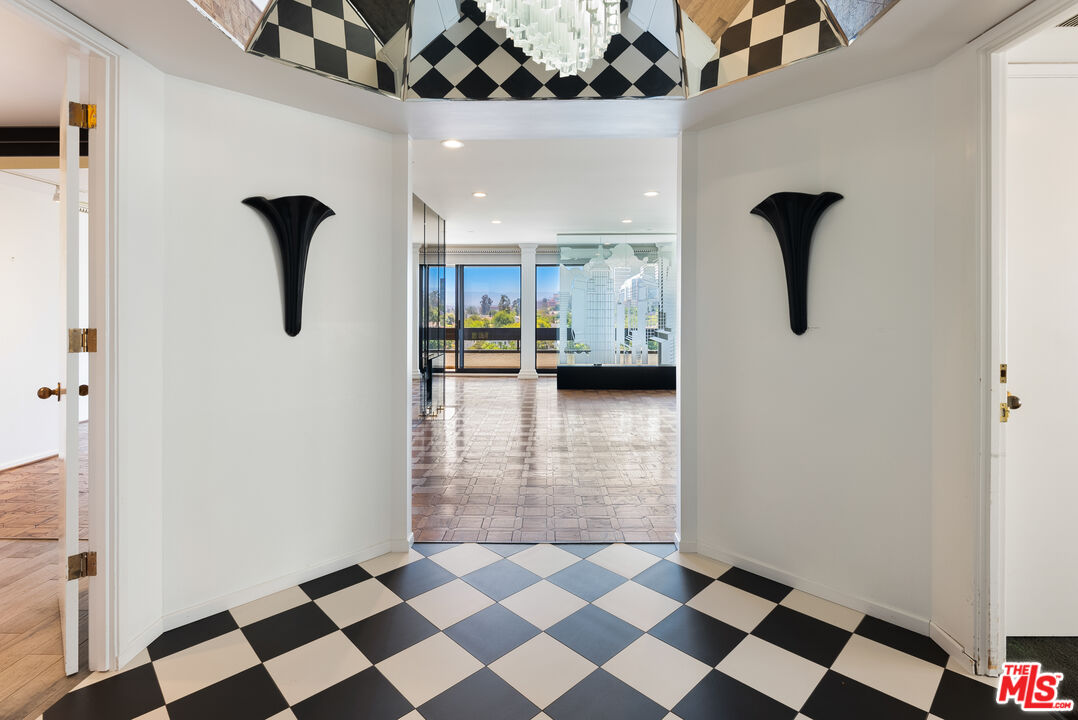 Los Angeles, California, 90024, United States, 2 Bedrooms Bedrooms, ,3 BathroomsBathrooms,Residential,For Sale,1883580