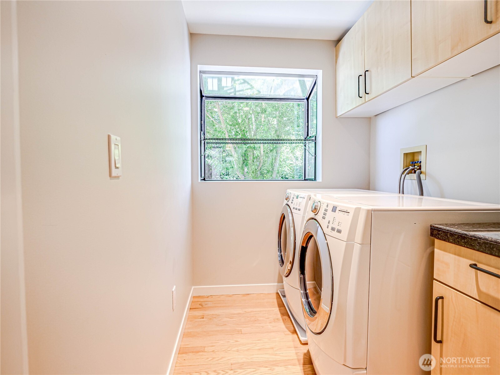 Seattle, Washington, 98116, United States, 3 Bedrooms Bedrooms, ,2 BathroomsBathrooms,Residential,For Sale,1977530