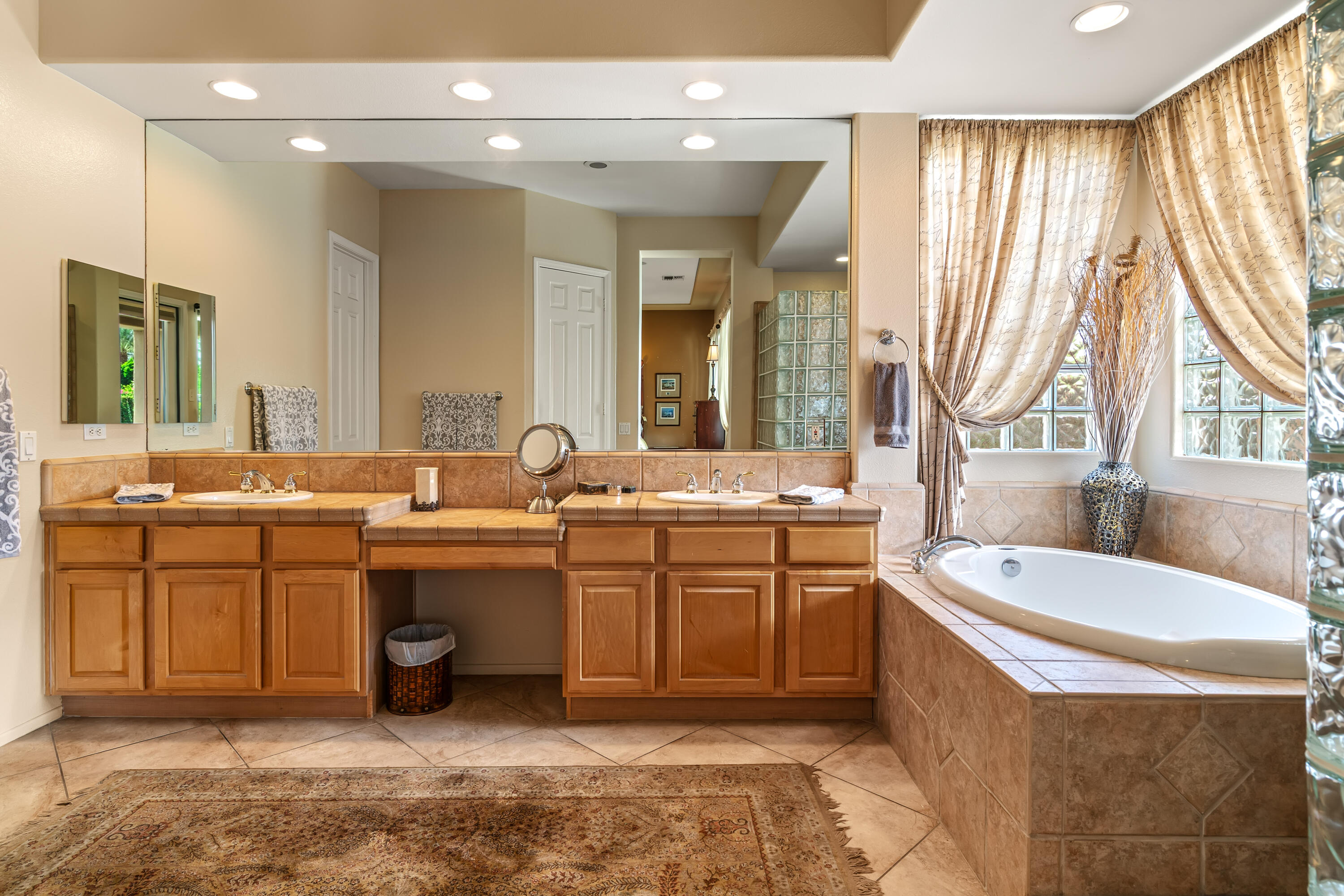 Rancho Mirage, California, 92270, United States, 3 Bedrooms Bedrooms, ,2 BathroomsBathrooms,Residential,For Sale,1991194