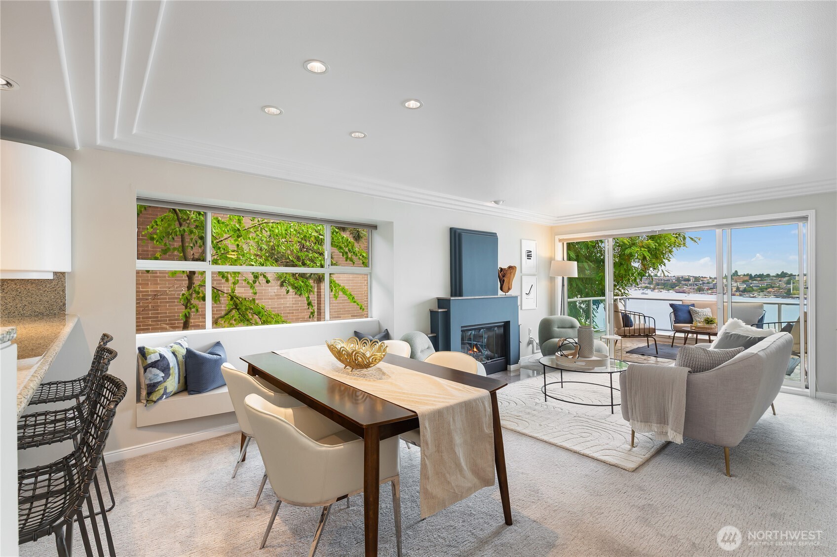 Seattle, Washington, 98109, United States, 2 Bedrooms Bedrooms, ,2 BathroomsBathrooms,Residential,For Sale,1901490